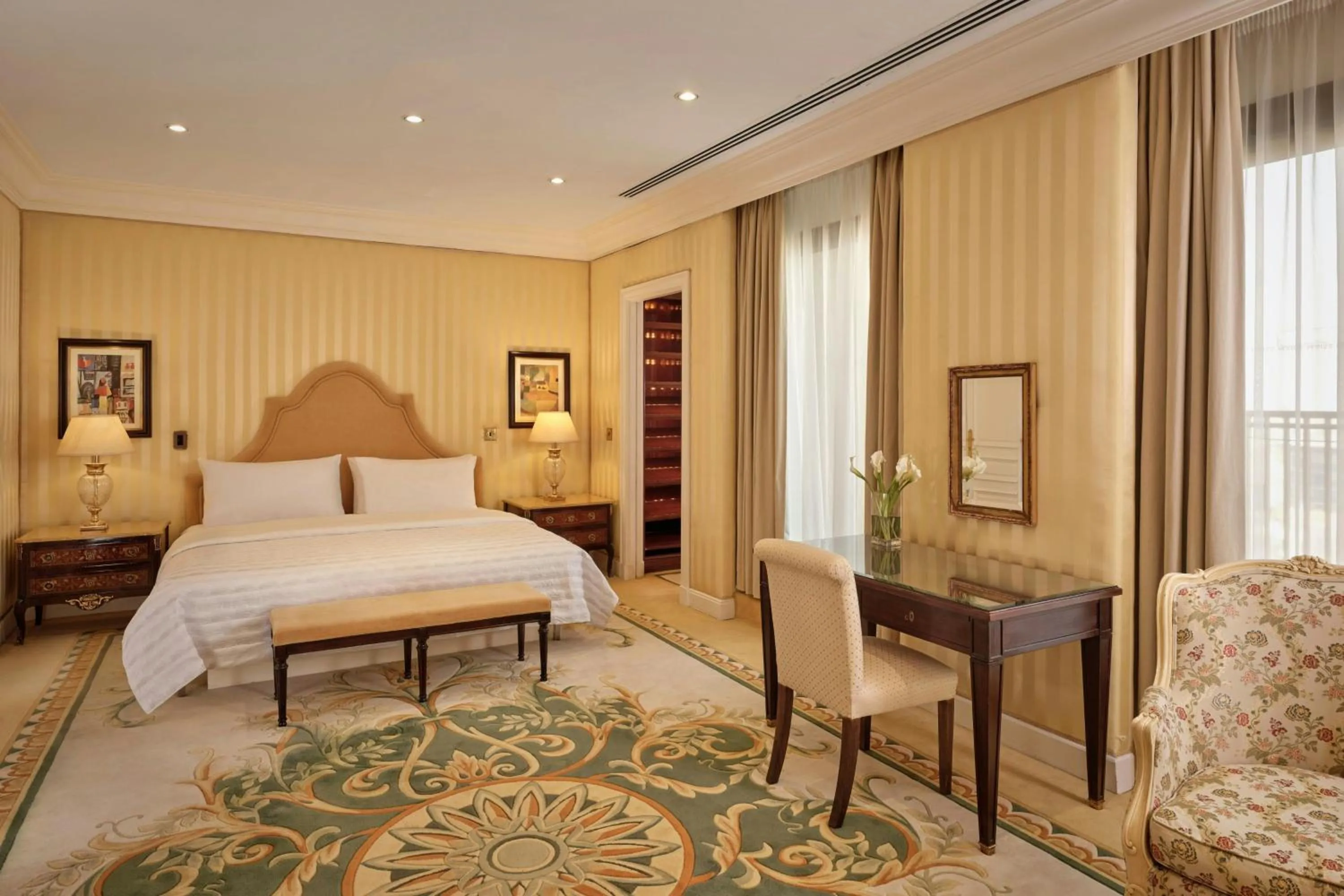 Bedroom, Bed in Le Meridien Al Khobar