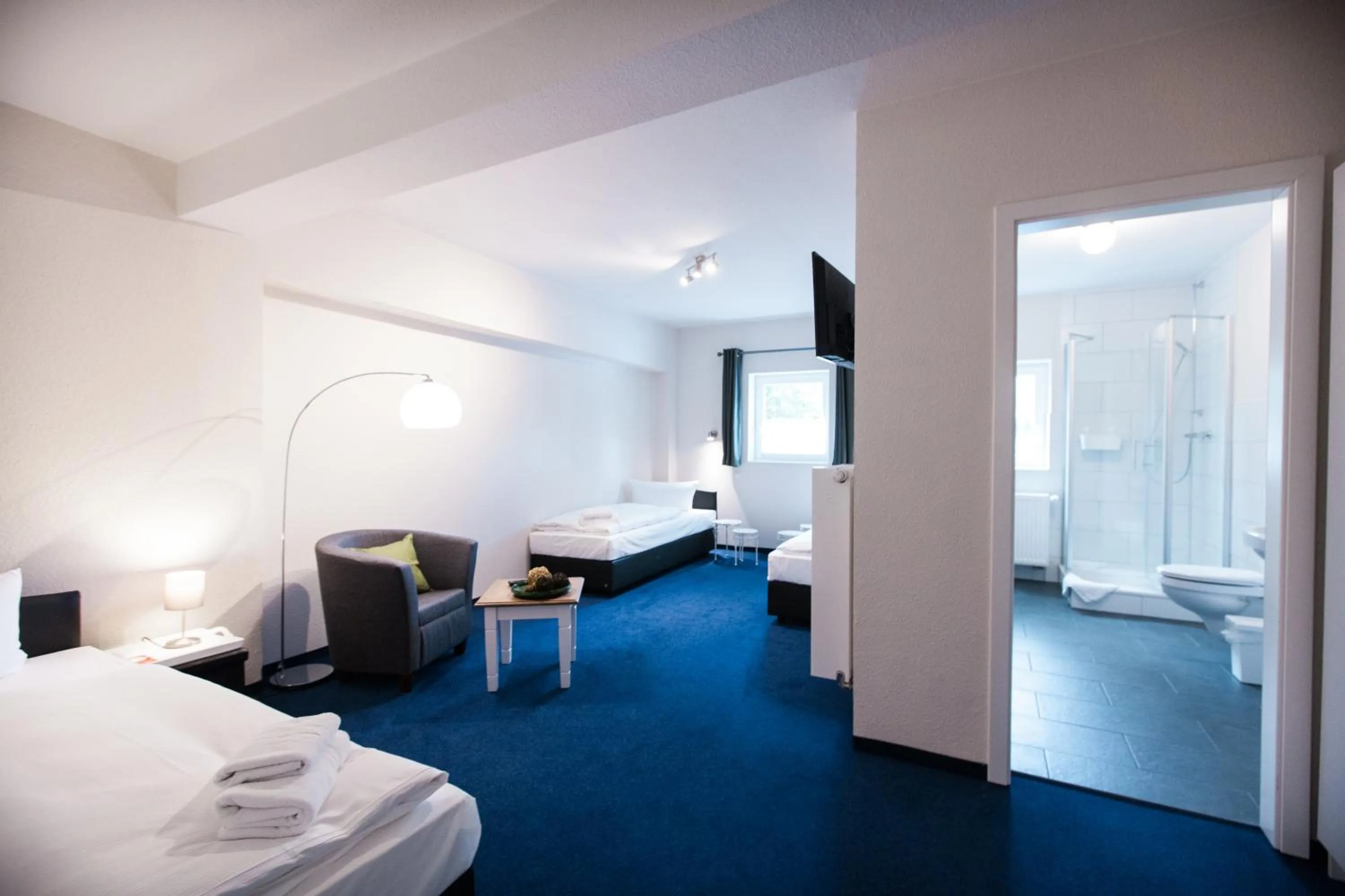 Bathroom, Bed in Arcade Hotel & Hostel Hamburg