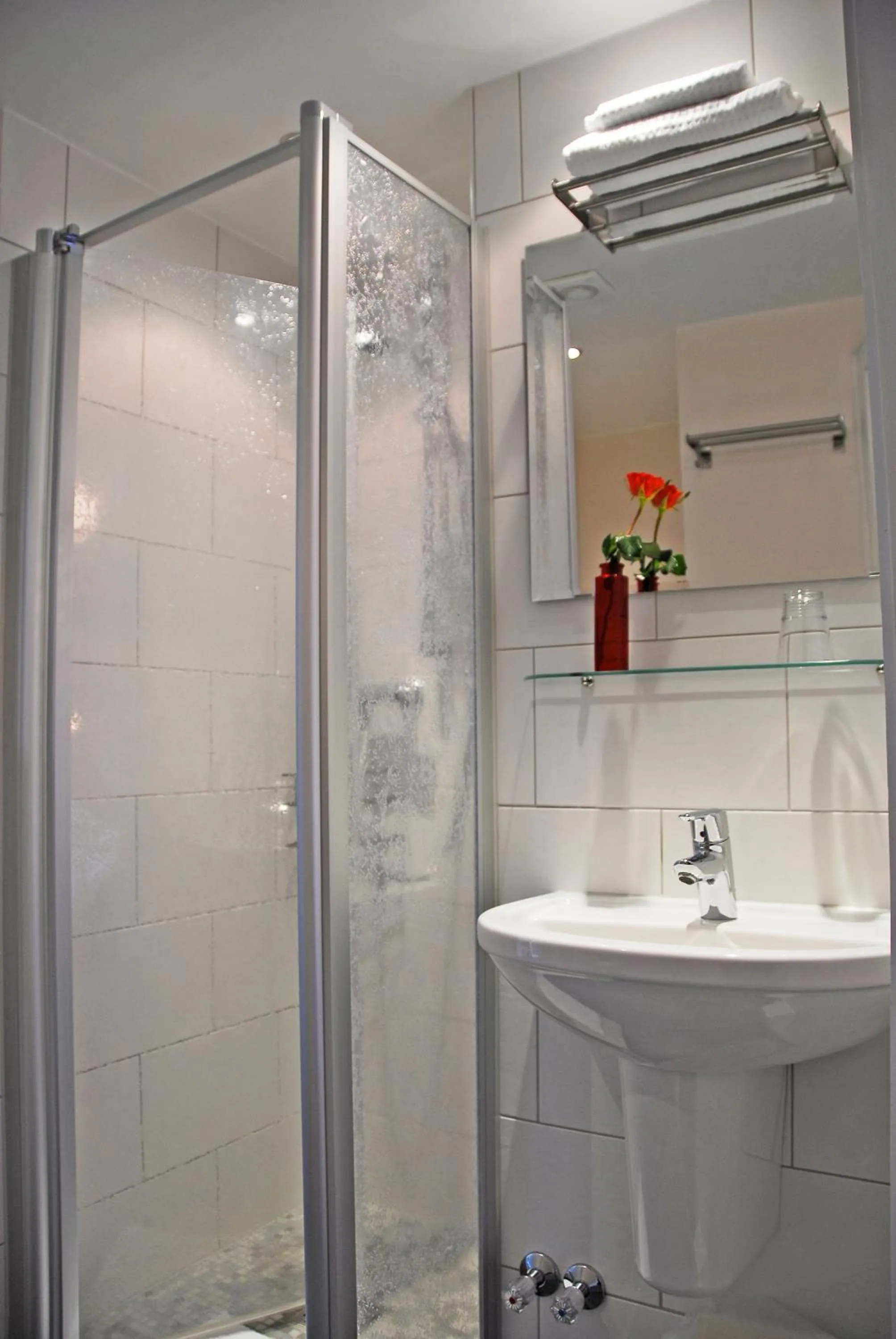 Bathroom in Arcade Hotel & Hostel Hamburg