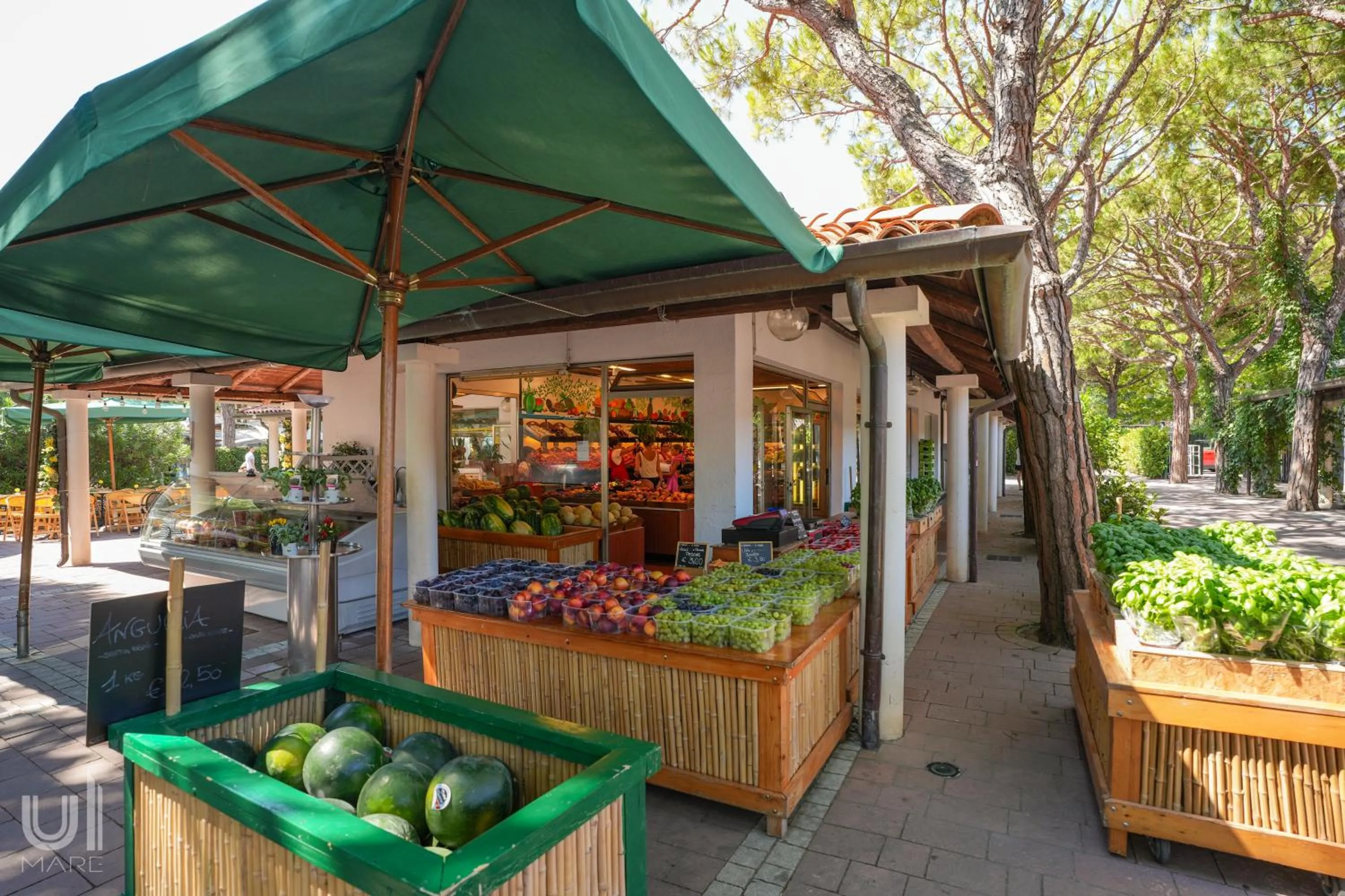 On-site shops in Luxury Camp at Union Lido