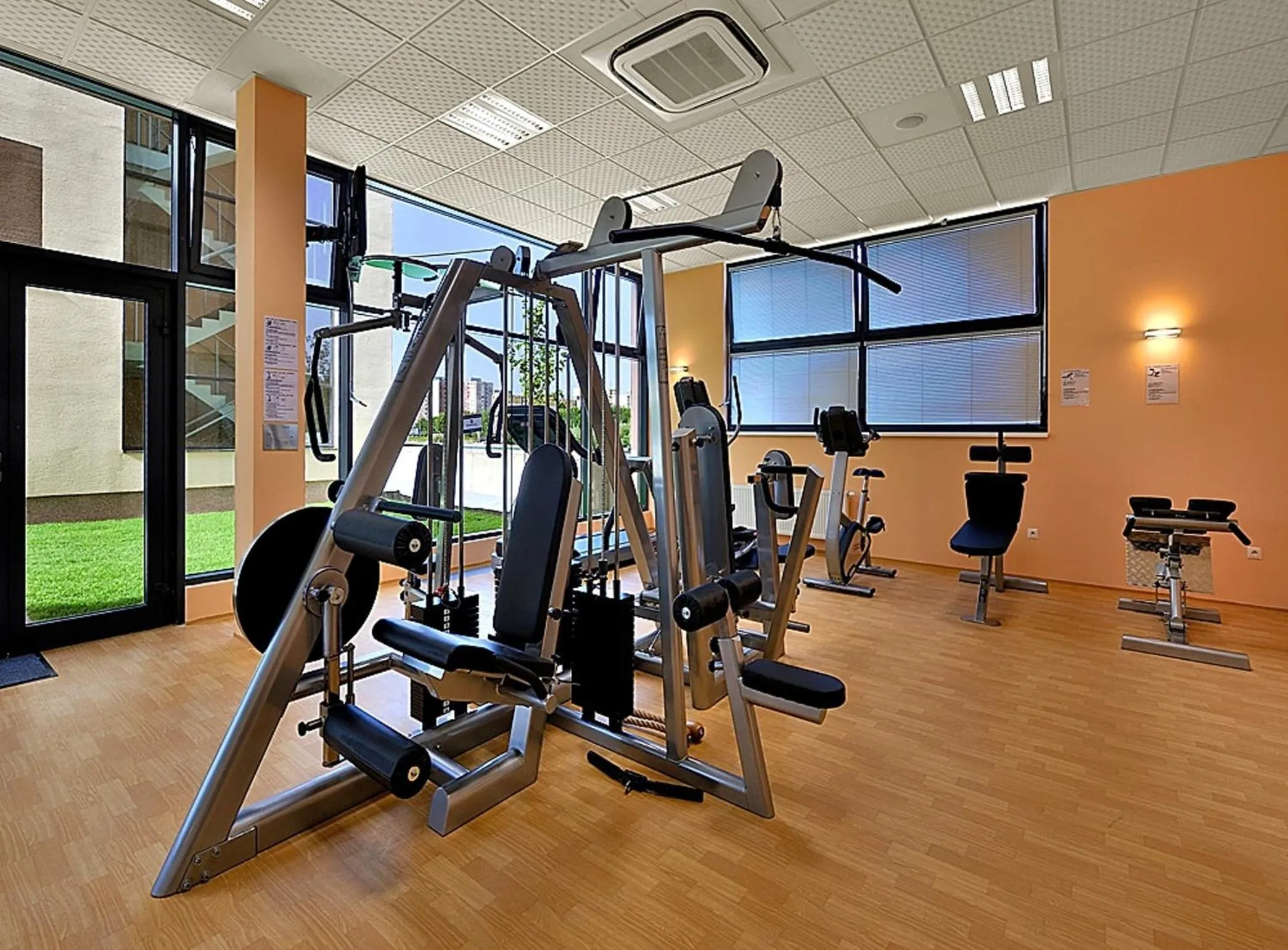 Fitness centre/facilities in Melrose Apartments