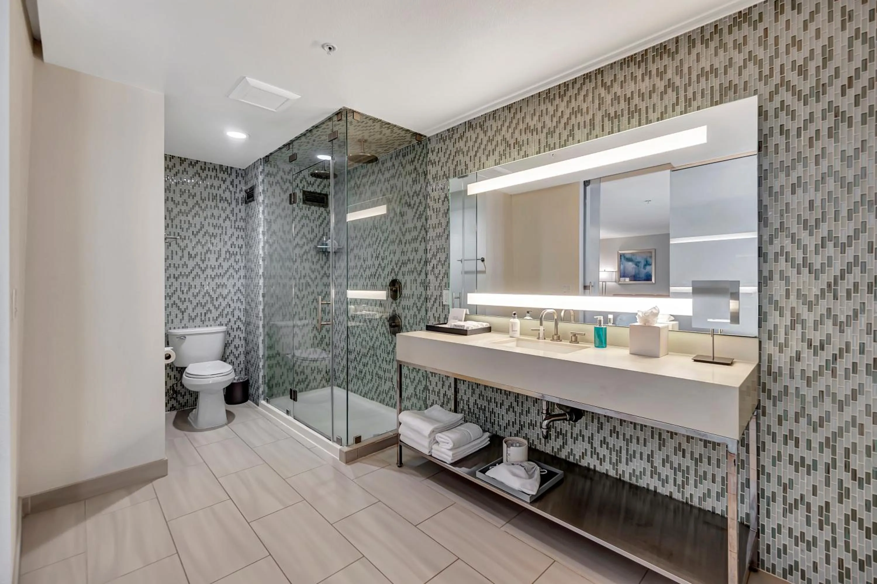 Shower in Ocean View Hotel