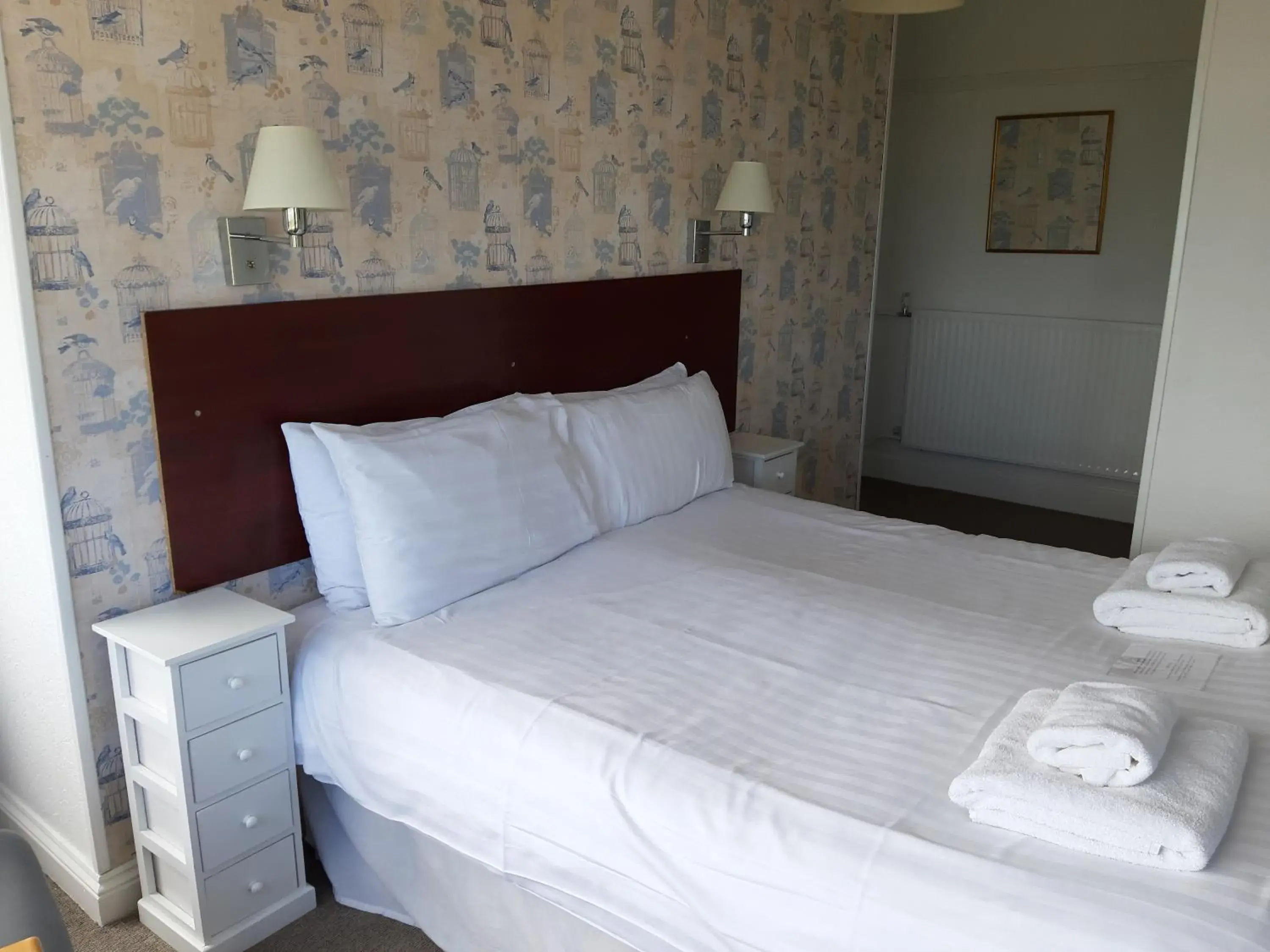 Economy Twin Room in North Parade Seafront Accommodation Economy Twin Room in North Parade Seafront Accommodation