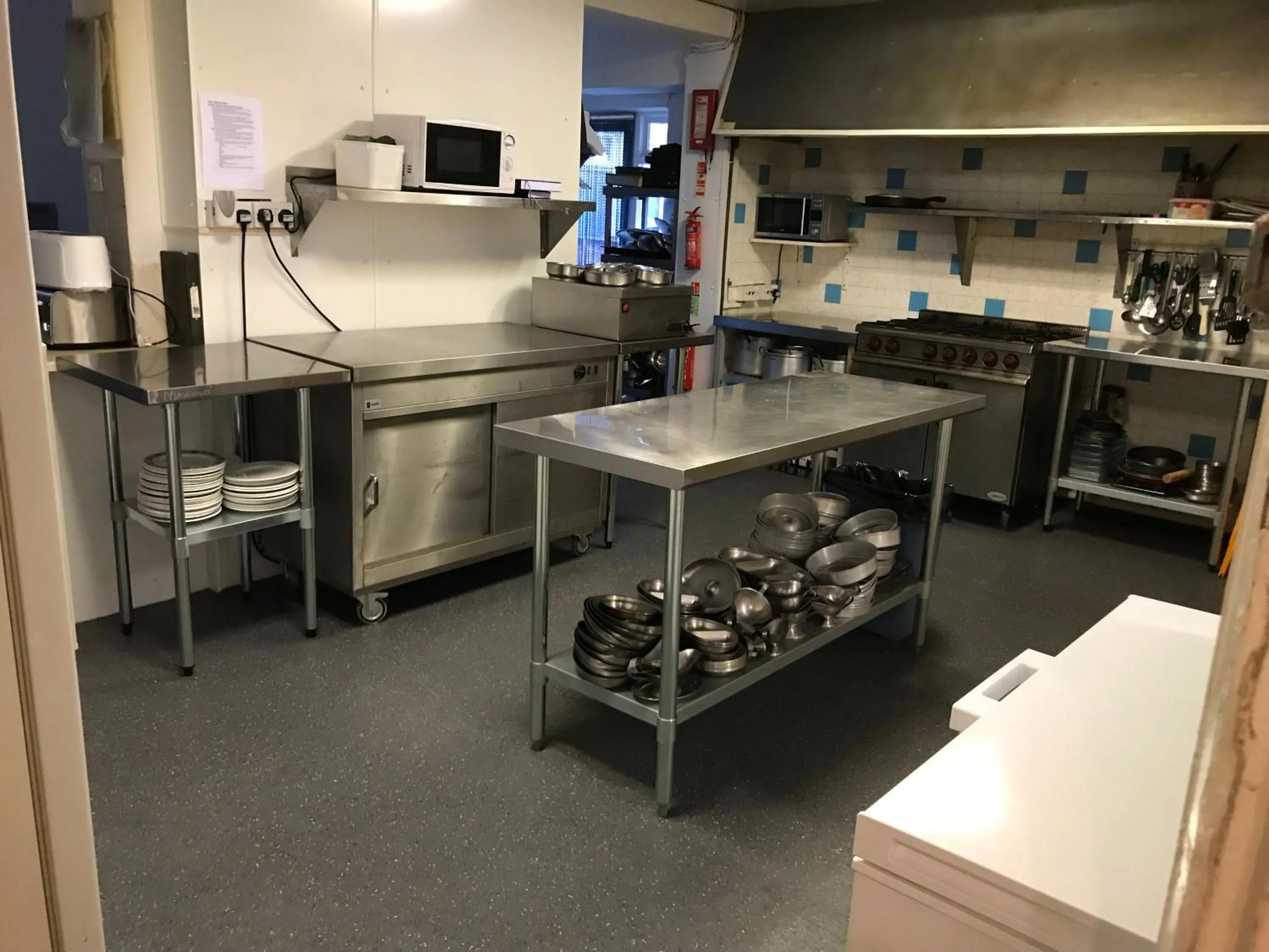 Kitchen or kitchenette in North Parade Seafront Accommodation