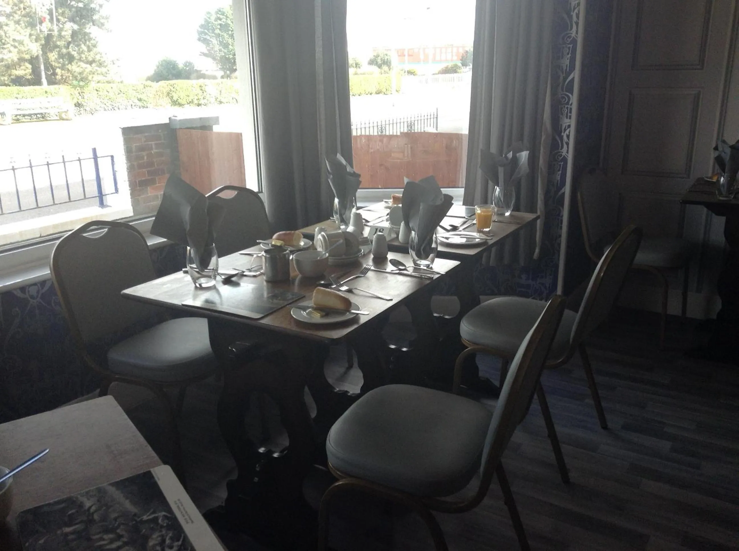 Restaurant/places to eat in North Parade Seafront Accommodation