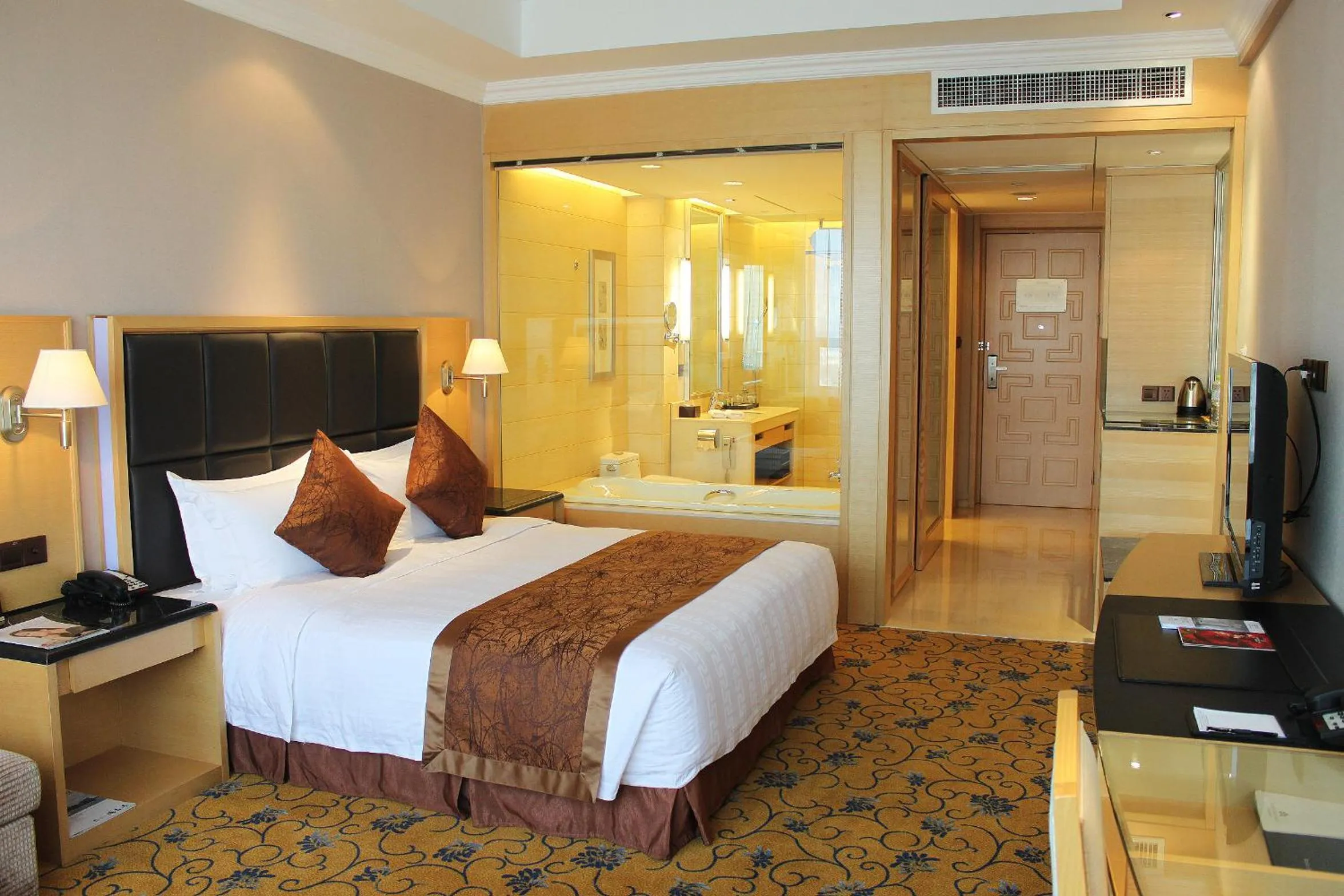 Bed in Hotel Nikko Wuxi