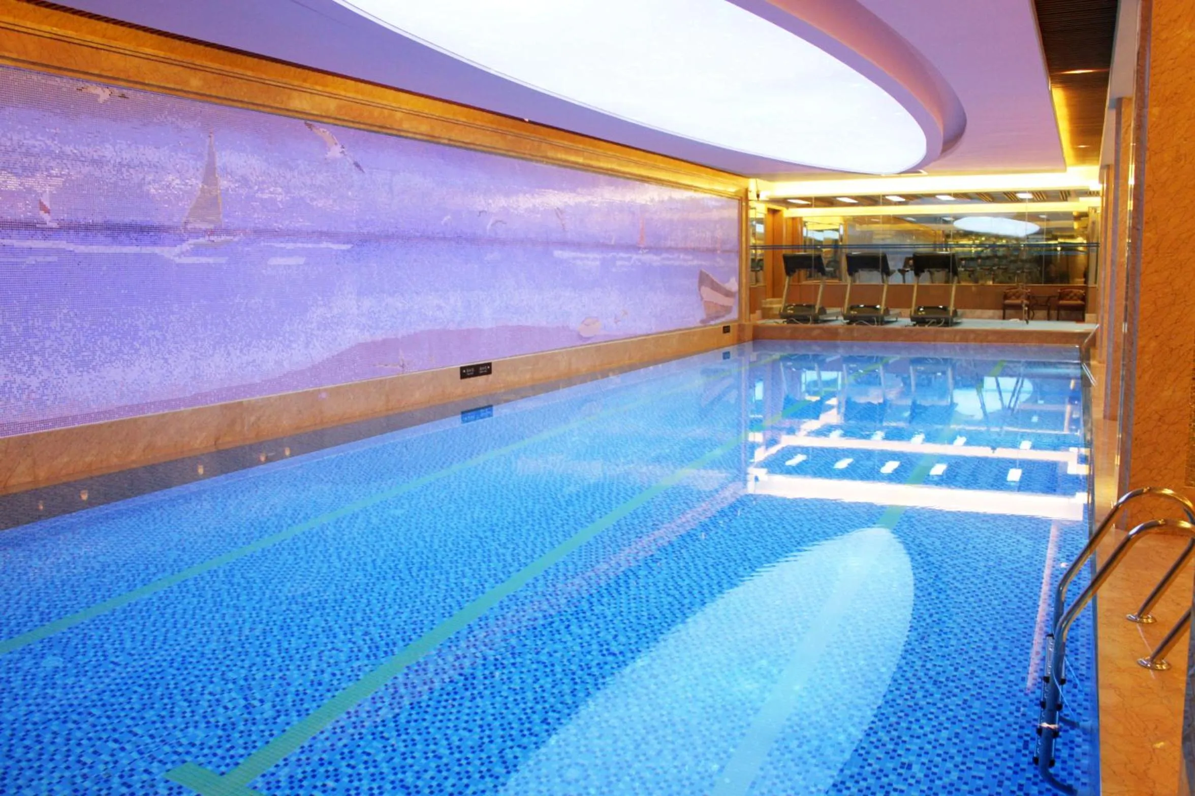 Swimming pool in Hotel Nikko Wuxi