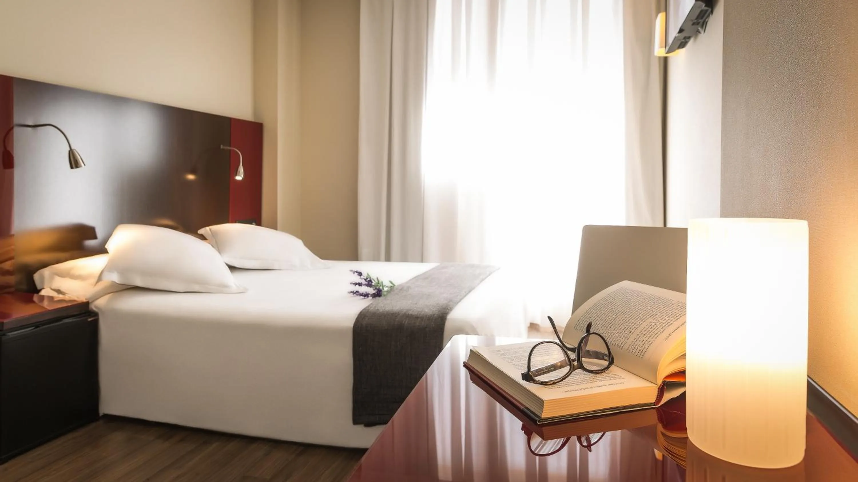 Bedroom, Bed in SM Hotel Teatre Auditori