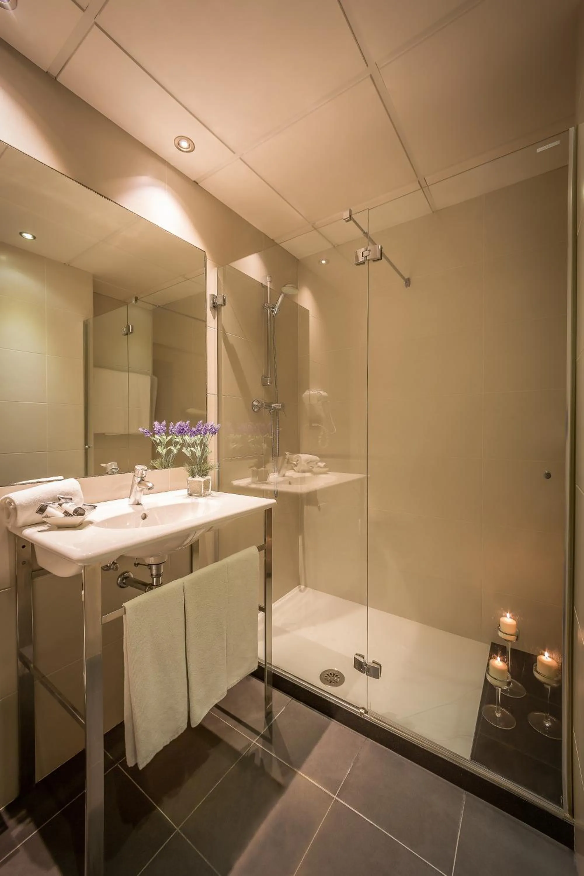 Bathroom in SM Hotel Teatre Auditori