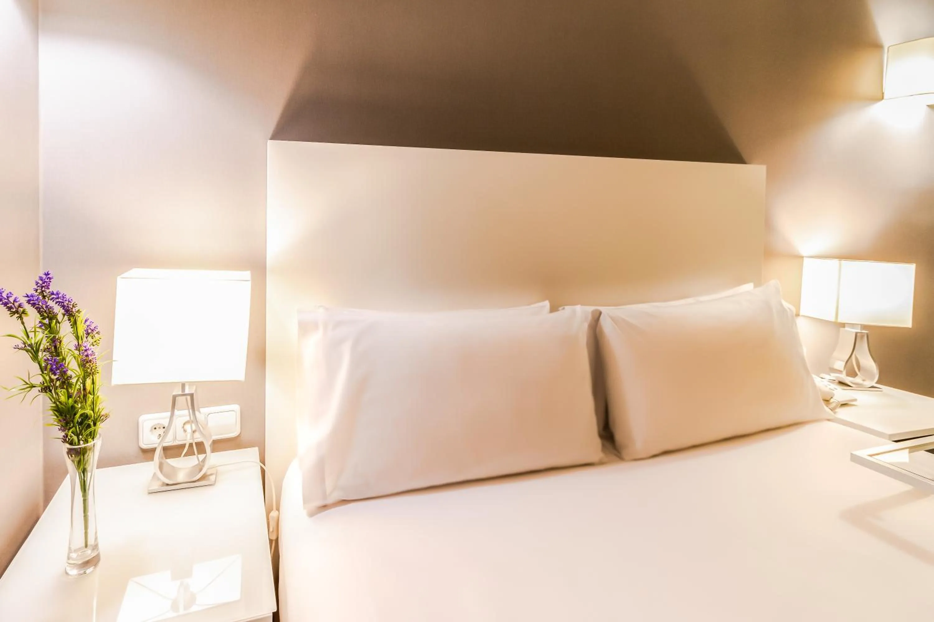 Bed in SM Hotel Teatre Auditori