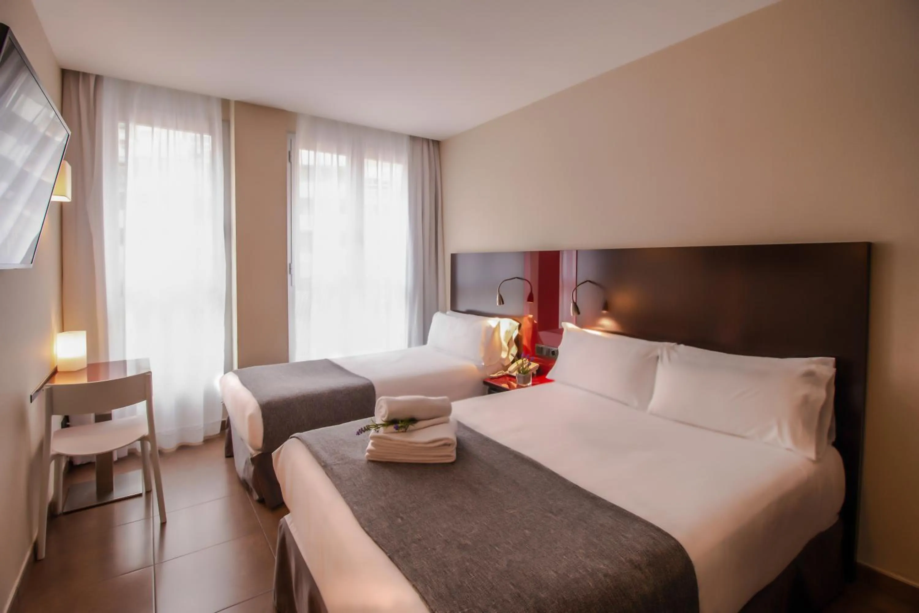 Bed in SM Hotel Teatre Auditori