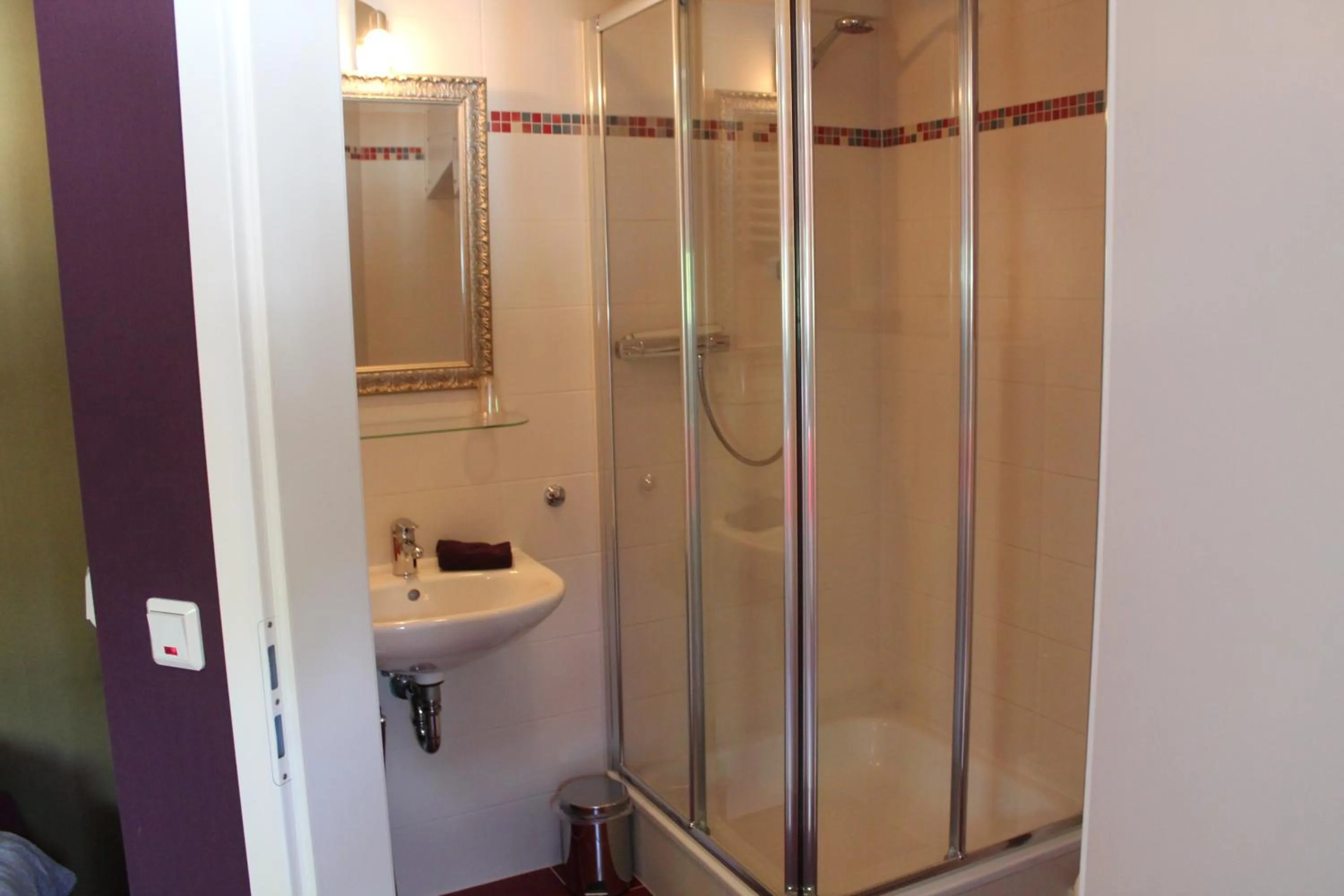 Shower in Hotel Groote Engel