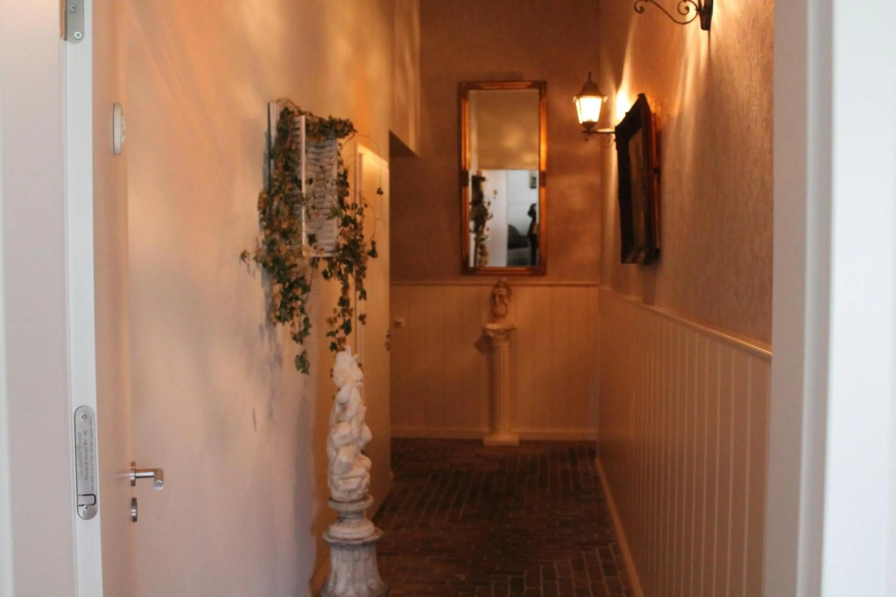 Decorative detail in Hotel Groote Engel