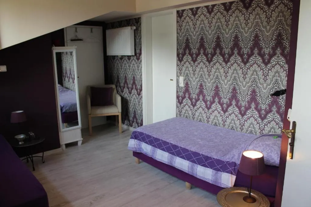 Photo of the whole room, Bed in Hotel Groote Engel