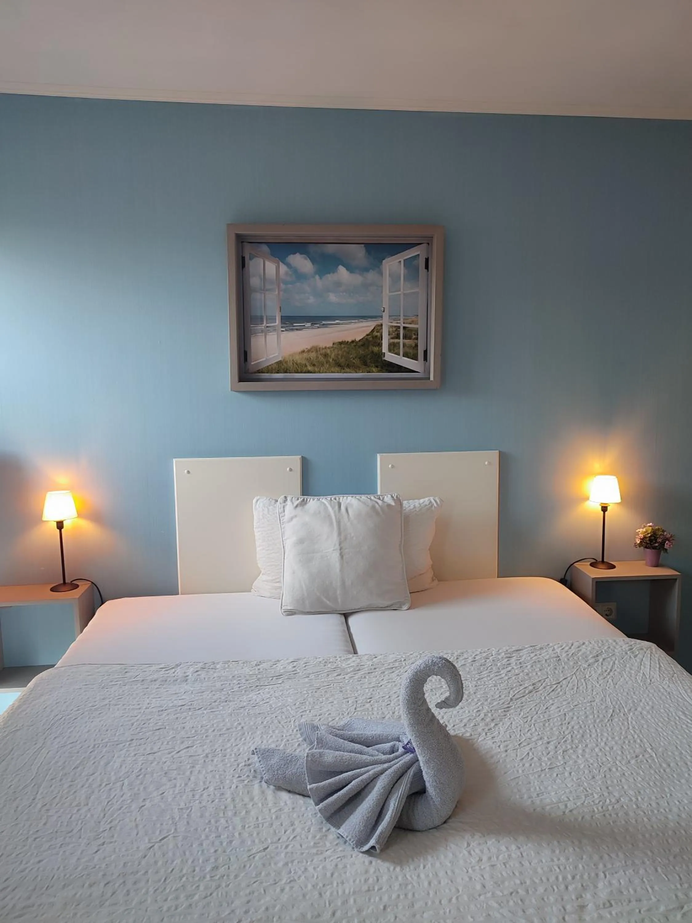 Photo of the whole room, Bed in Hotel Groote Engel