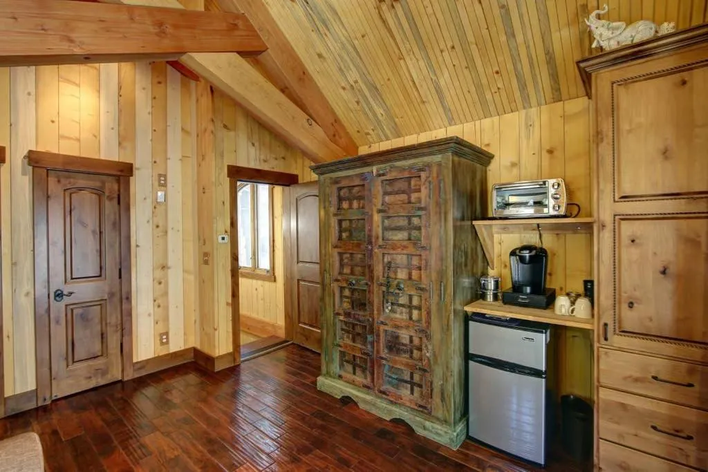 Kitchen or kitchenette in Carriage House On The Stream Sundance, Utah