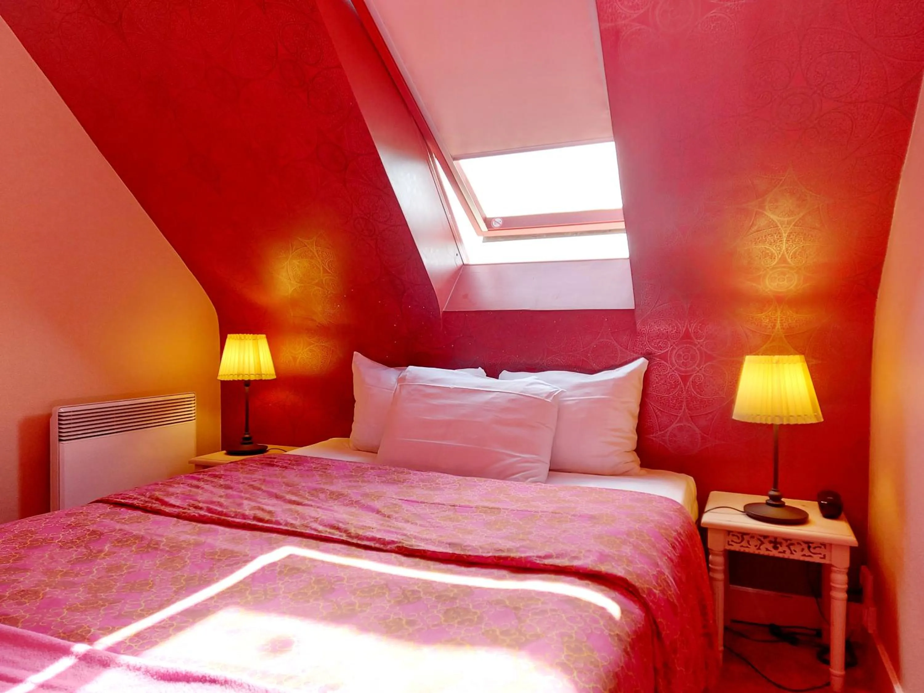 Bed in Hotel Mondial