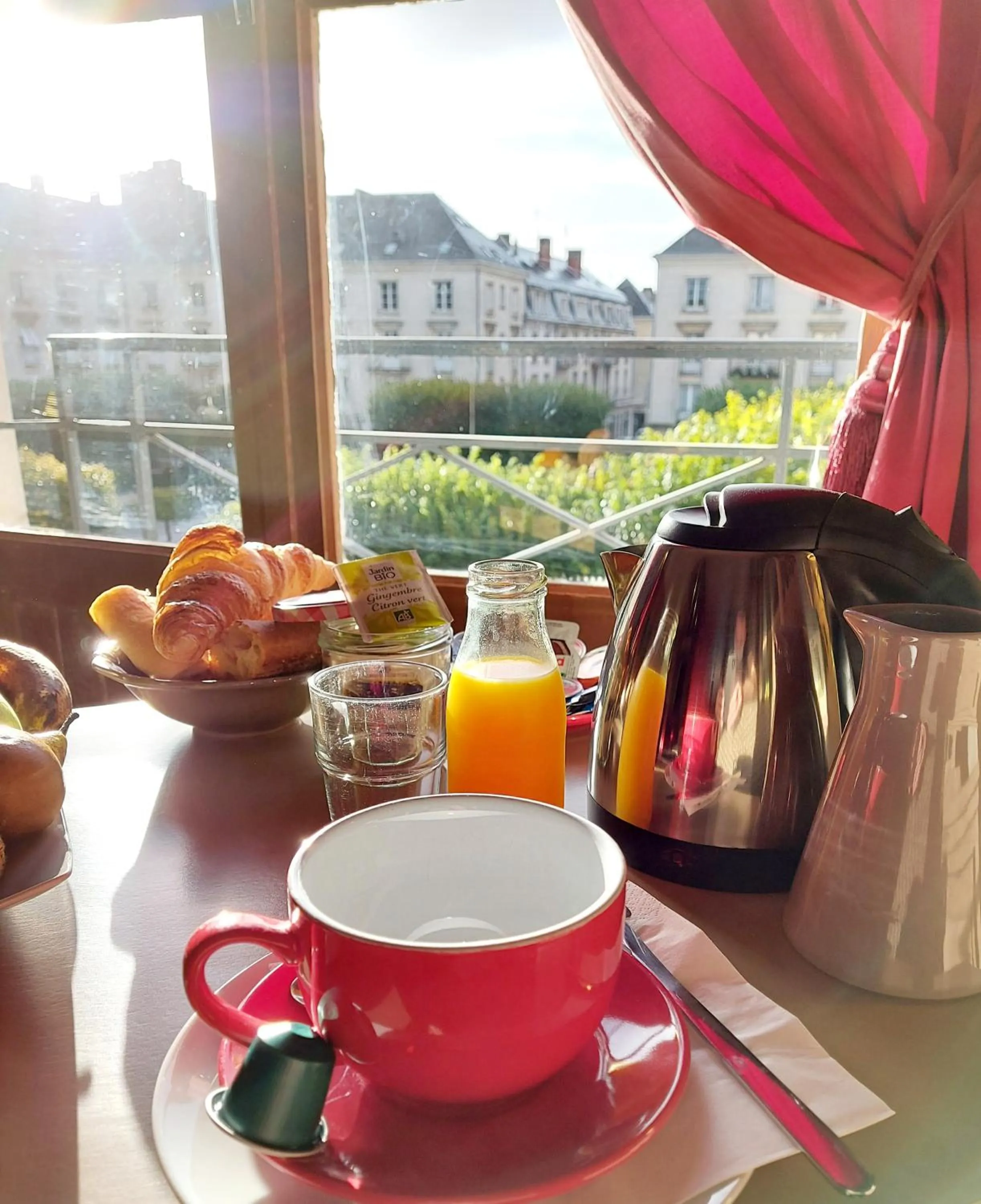 Food and drinks in Hotel Mondial