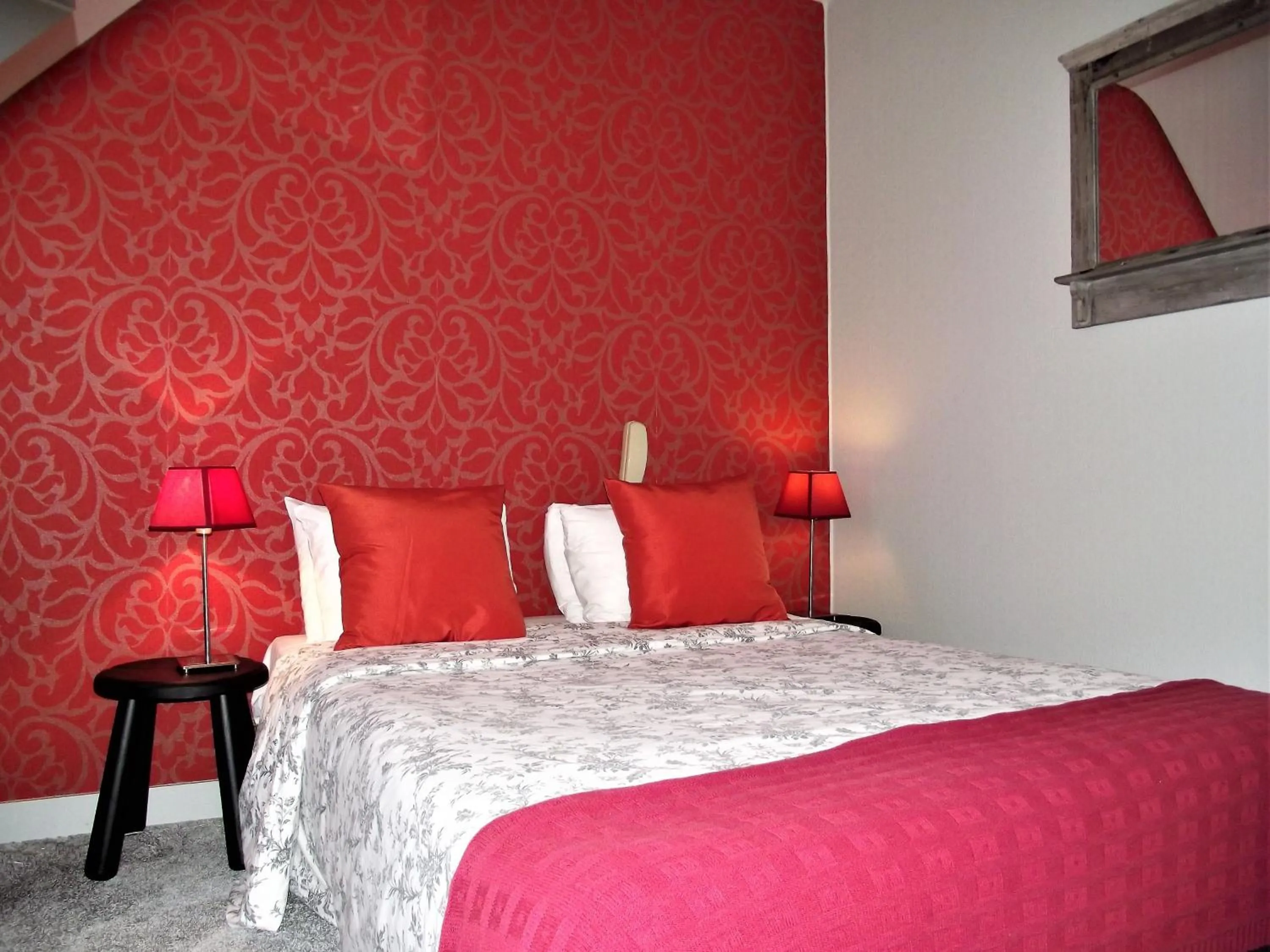 Bed in Hotel Mondial