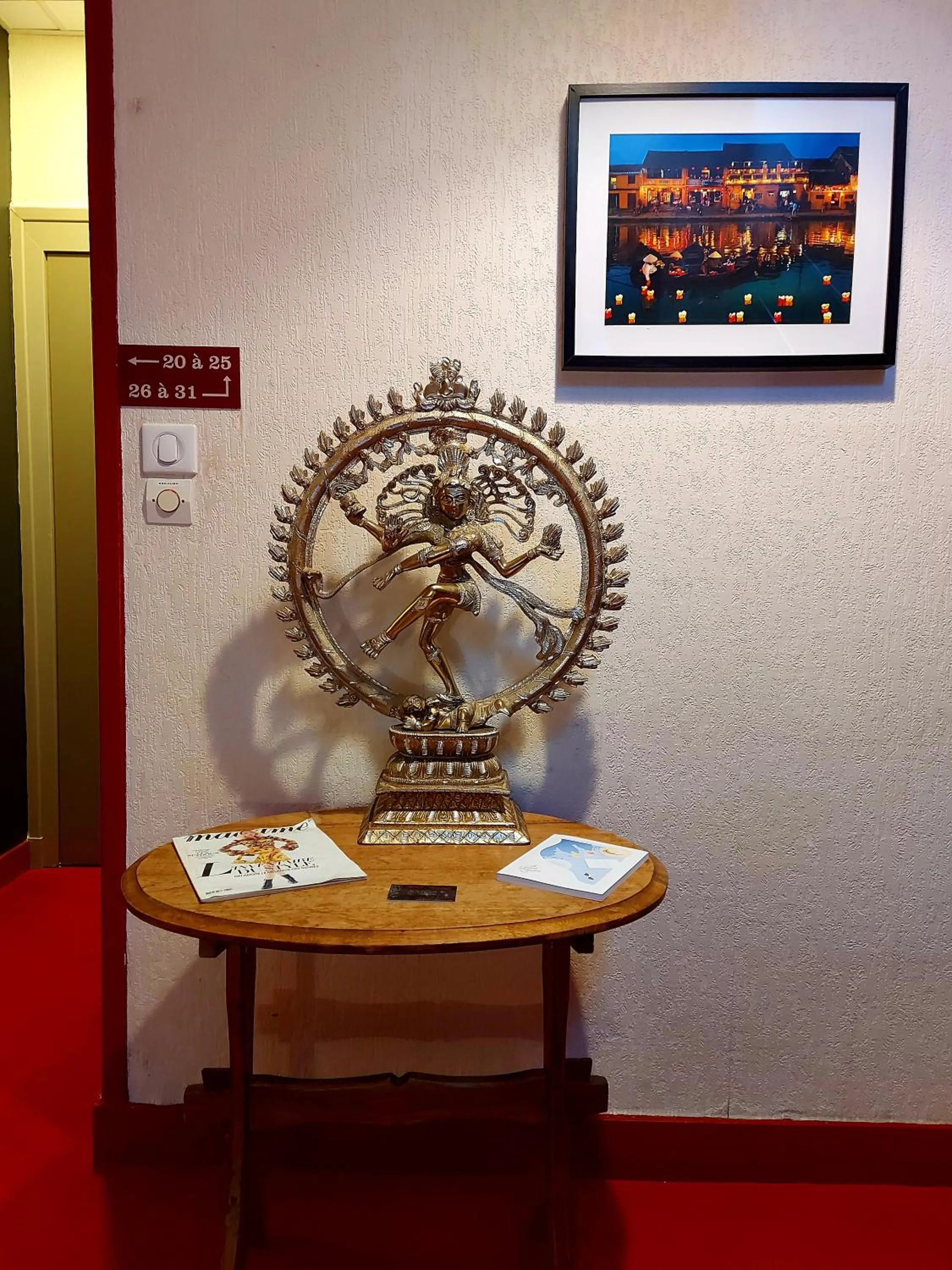 Decorative detail in Hotel Mondial