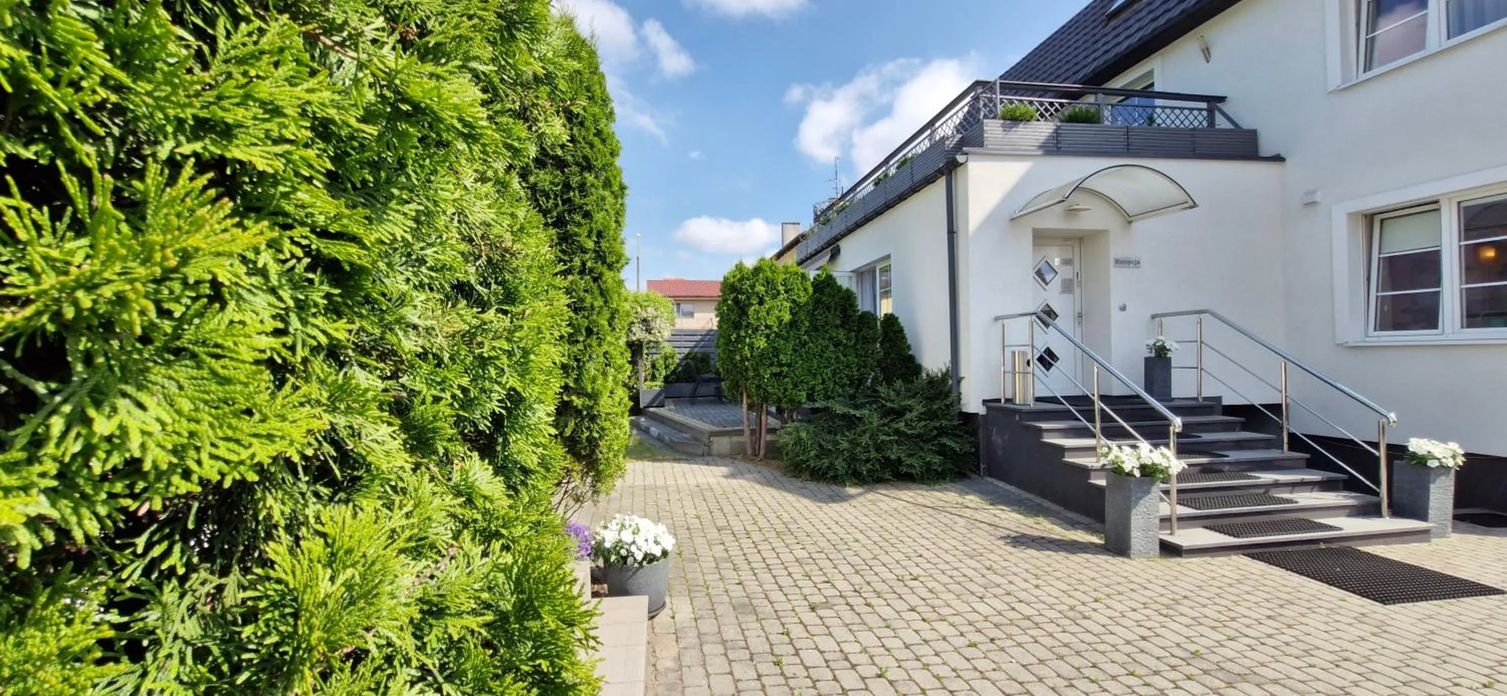 Property building in Villa Stratus