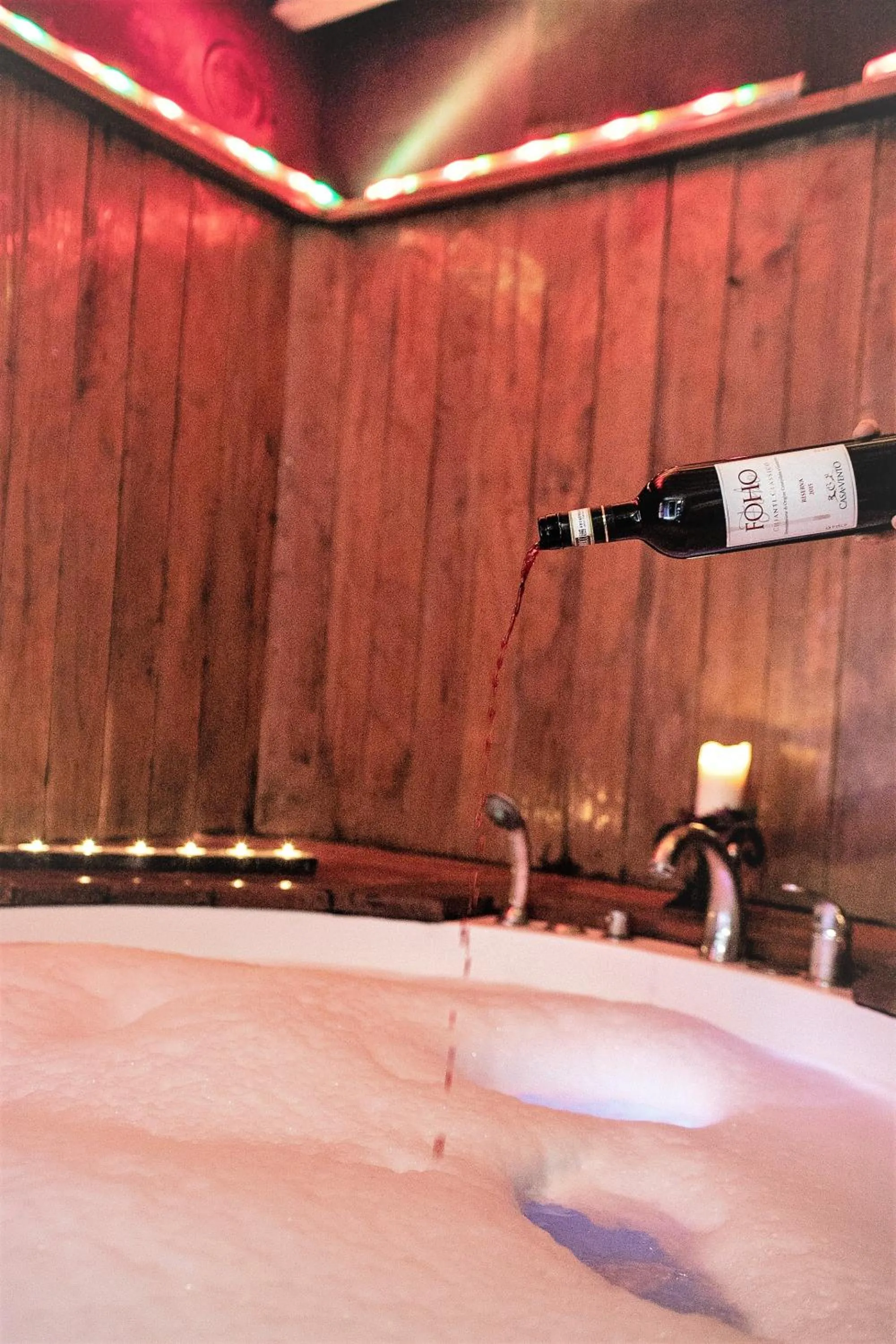 Hot Tub in Borgo Casa al Vento