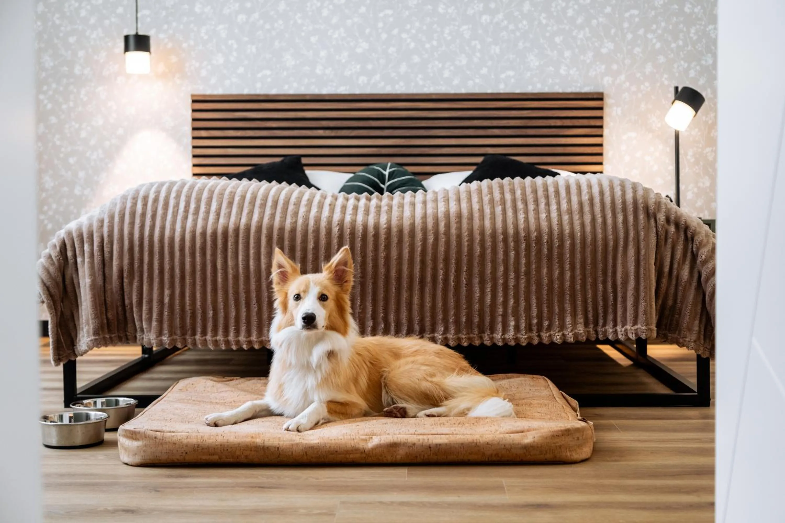 Bed in Urban Jungle Apartments