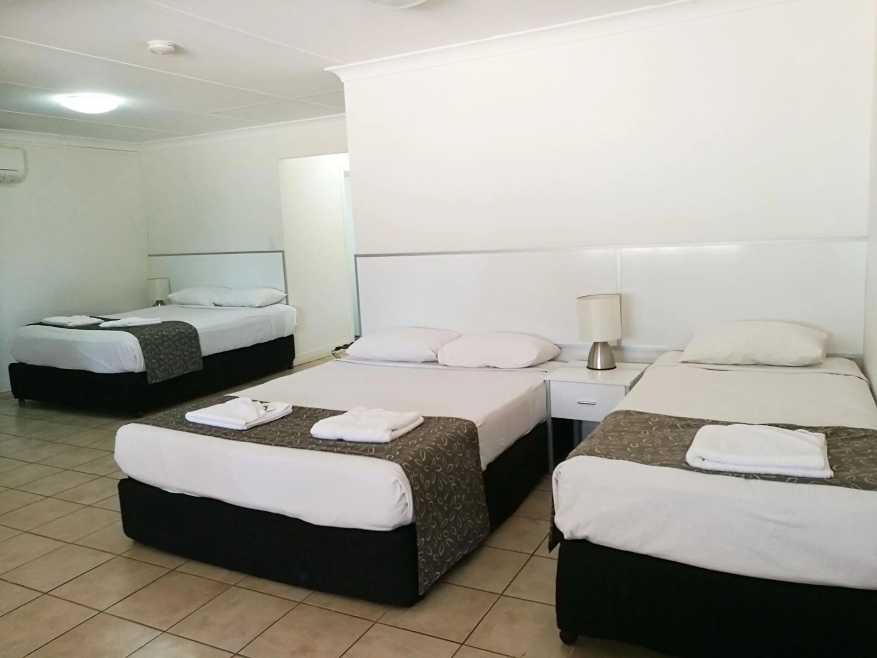 Bed in Augathella Motel & Caravan Park