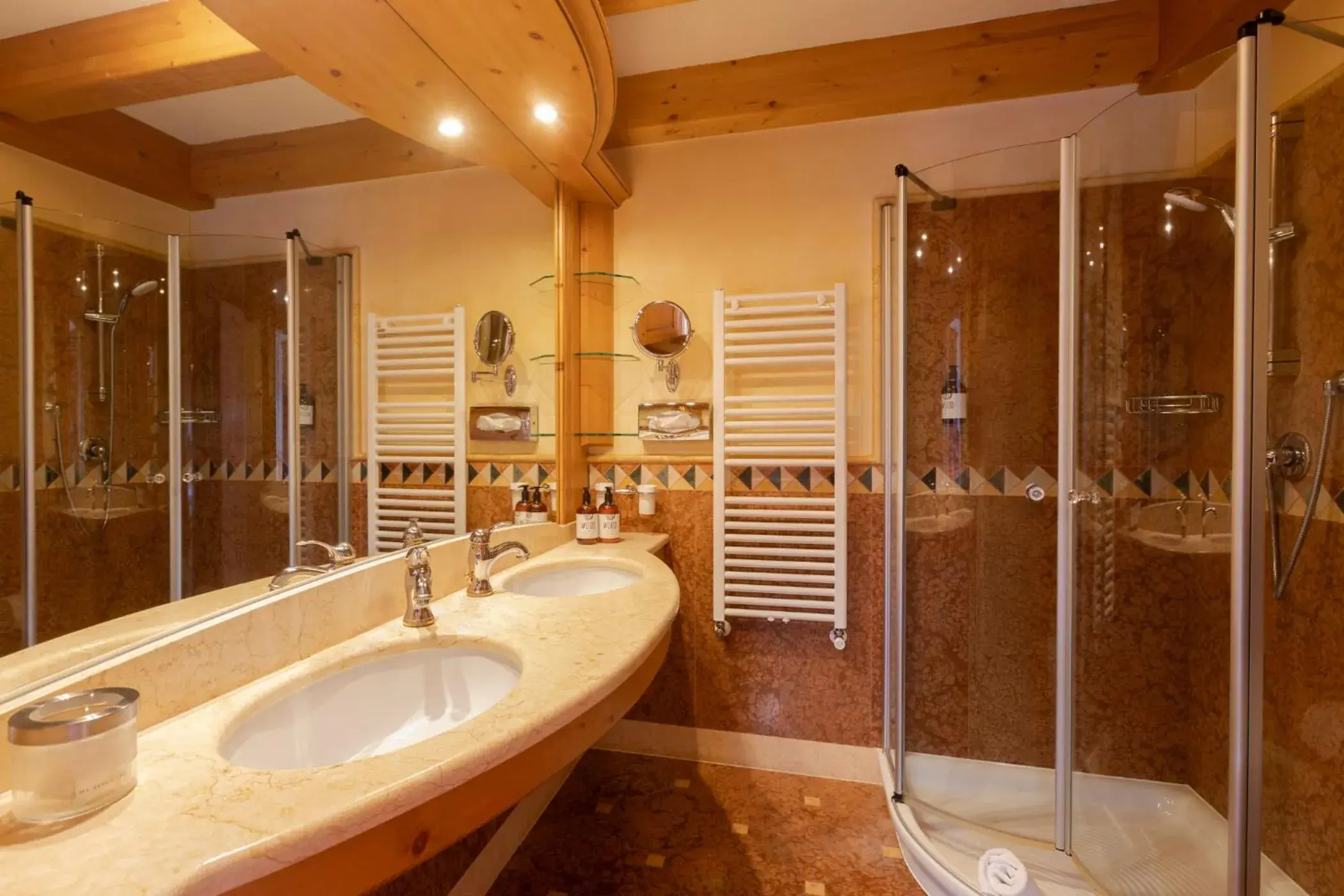 Suite with Mountain View in Hotel Lagorai Resort & Spa Suite with Mountain View in Hotel Lagorai Resort & Spa