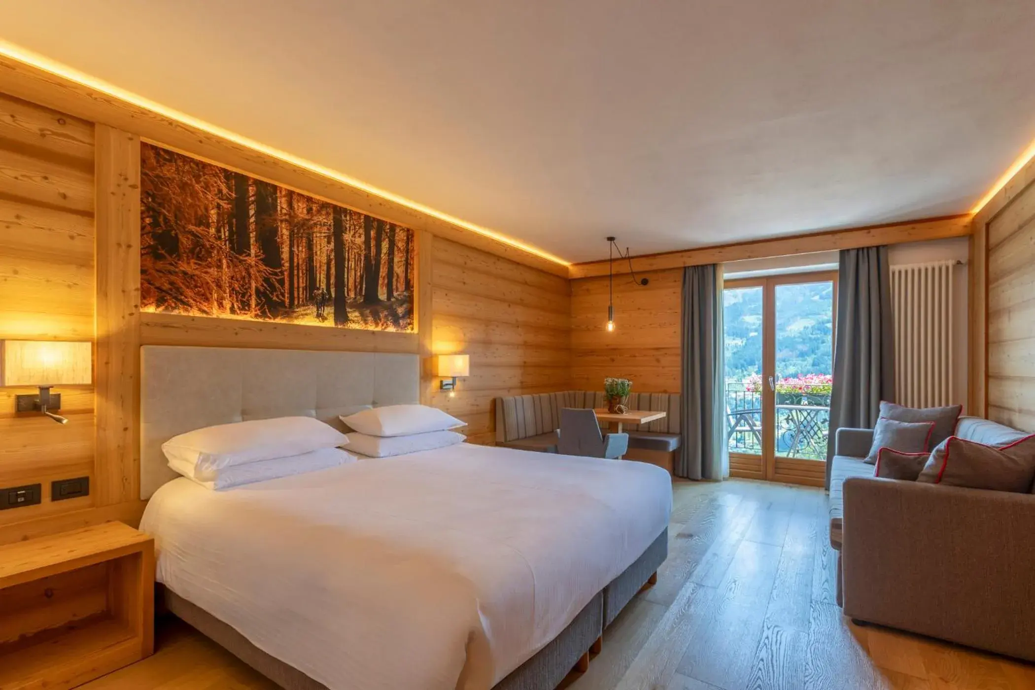 Junior Suite with Balcony in Hotel Lagorai Resort & Spa Junior Suite with Balcony in Hotel Lagorai Resort & Spa