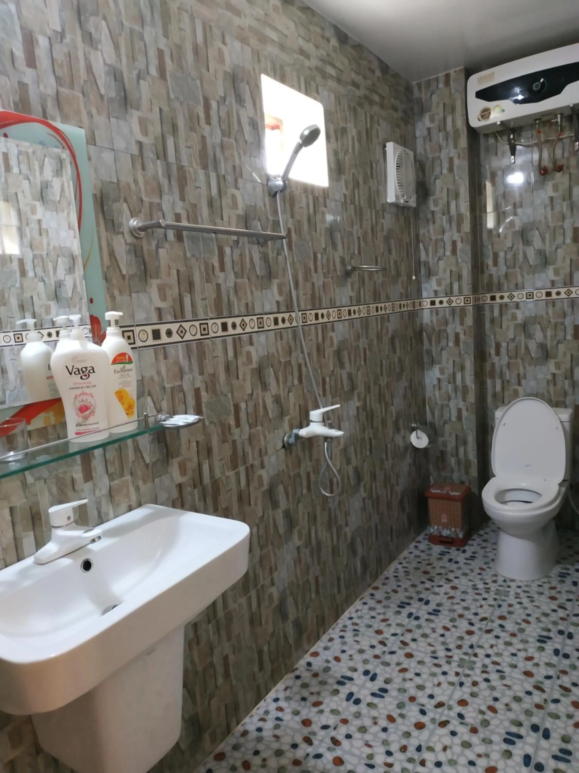 Toilet in Tam Coc Smile Homestay