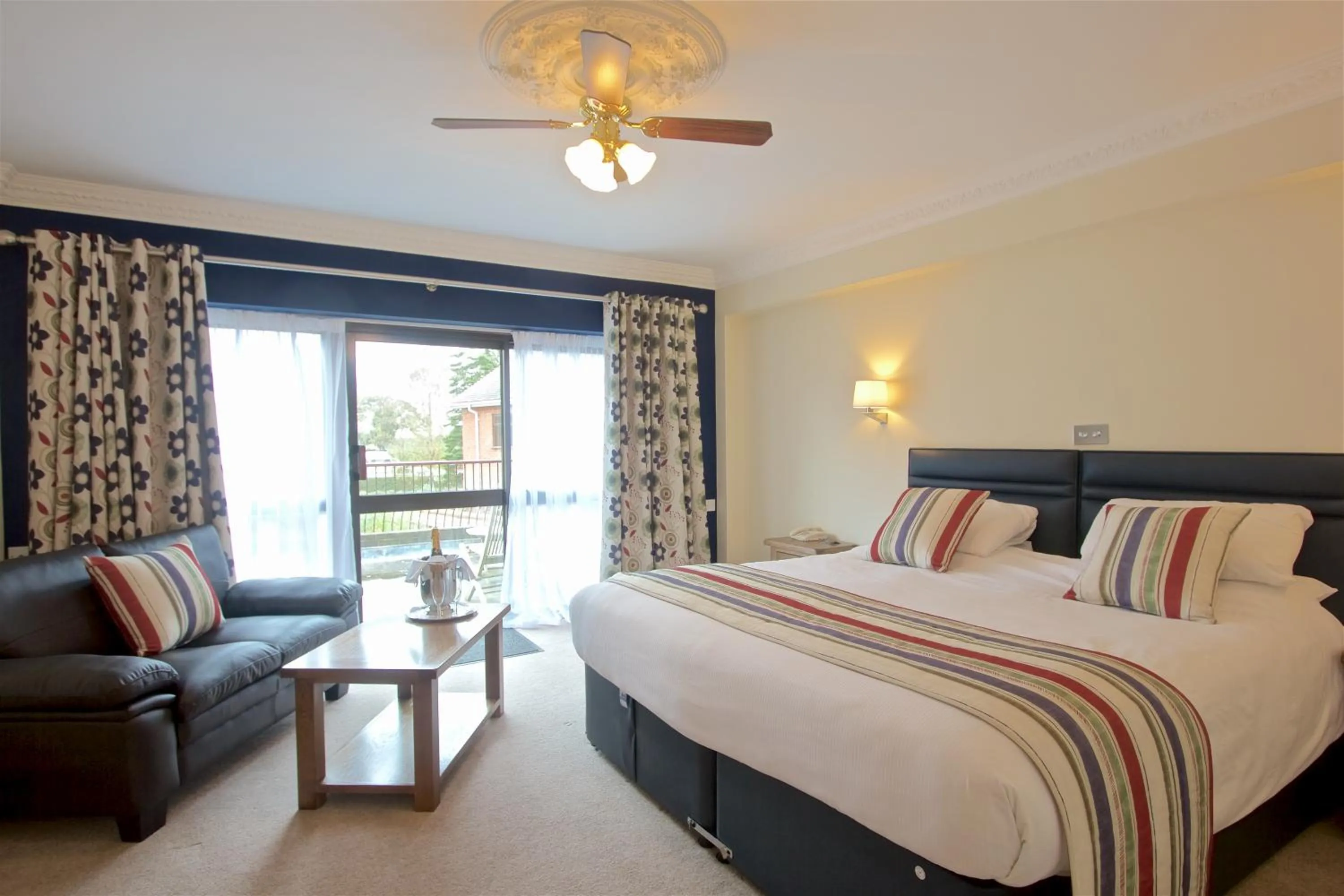 Bedroom, Bed in Springfield Country Hotel, Leisure Club & Spa