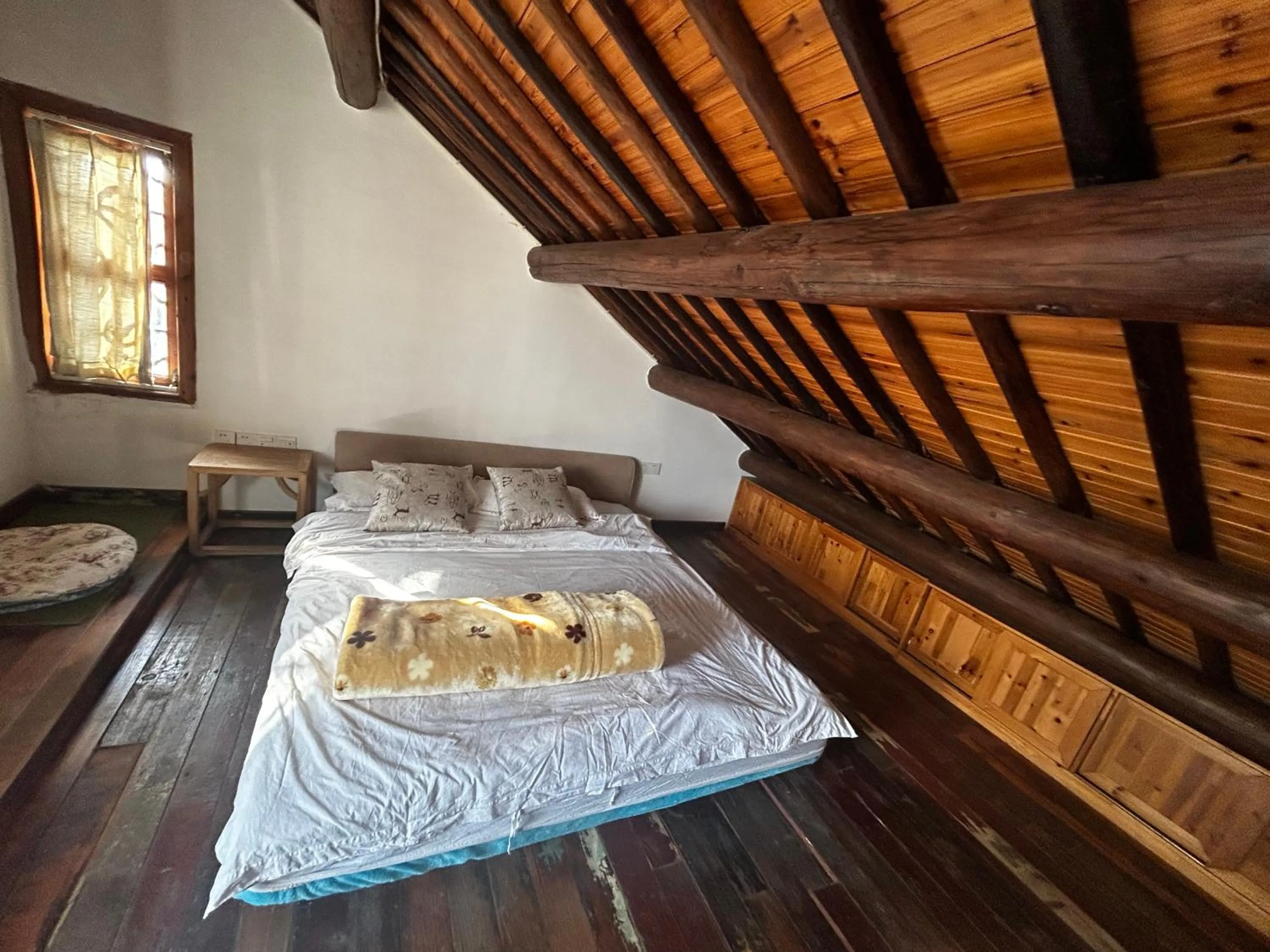 Bedroom, Bed in Tongli Begonia Flowers Guesthouse