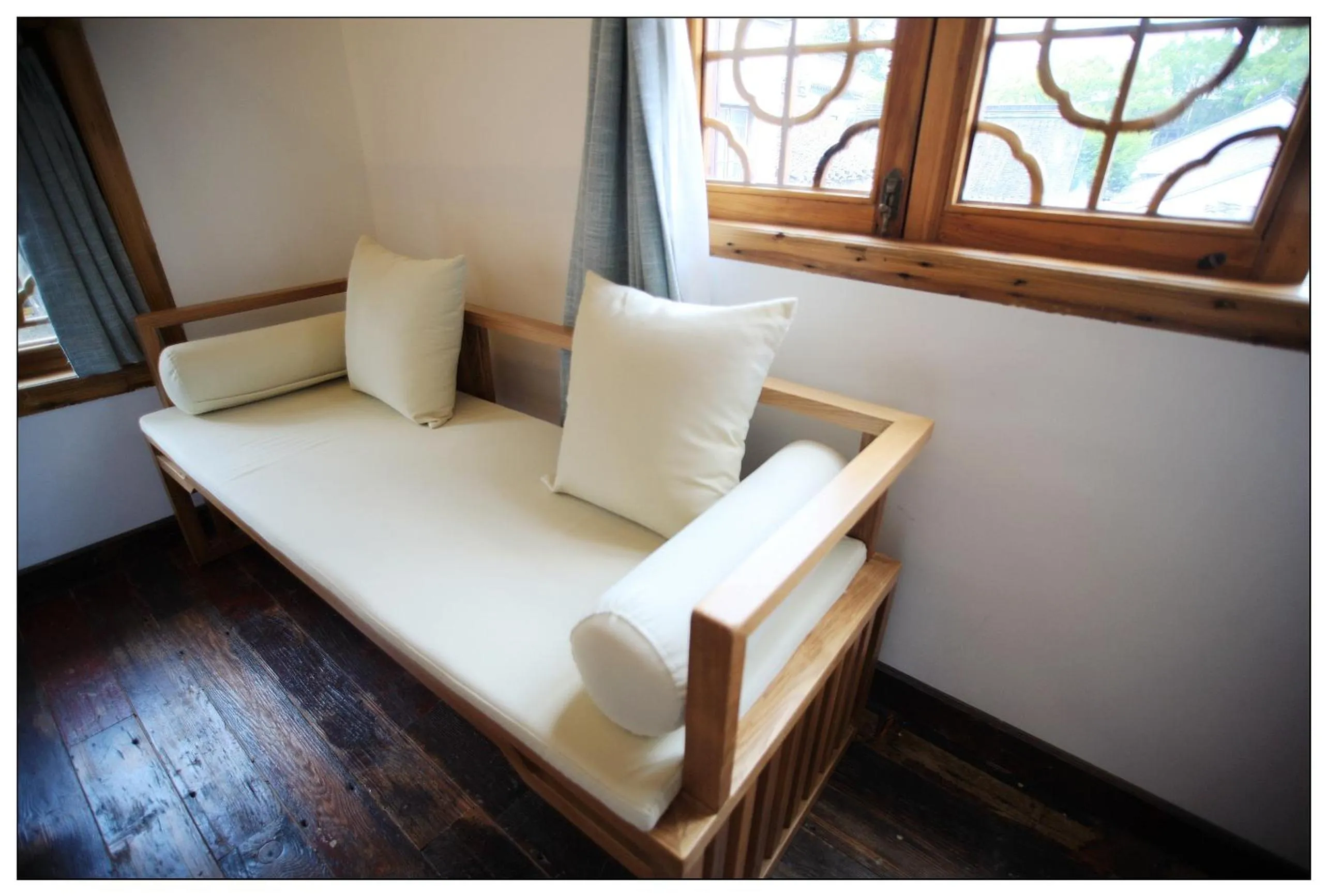 Decorative detail in Tongli Begonia Flowers Guesthouse