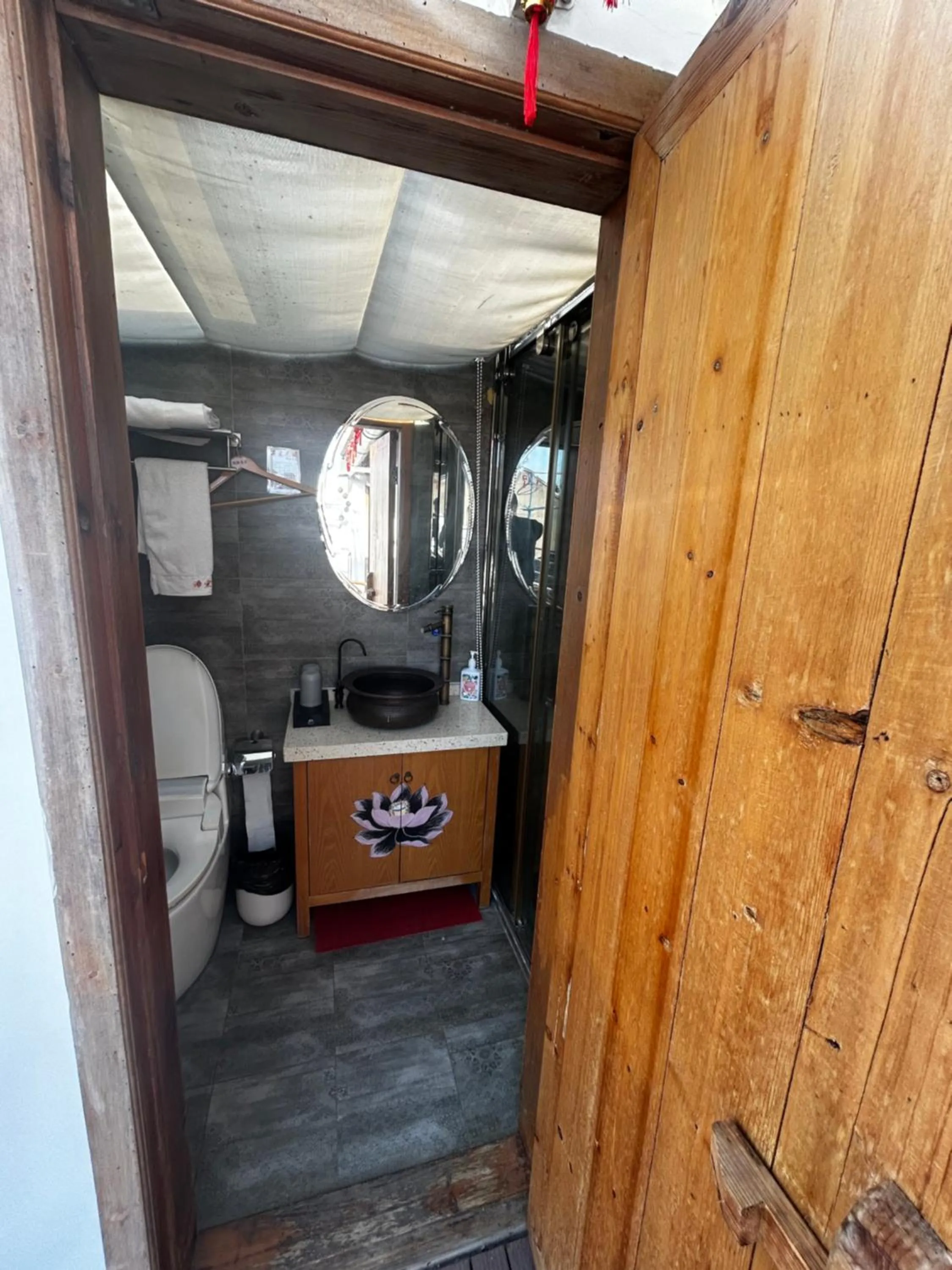 Bathroom in Tongli Begonia Flowers Guesthouse