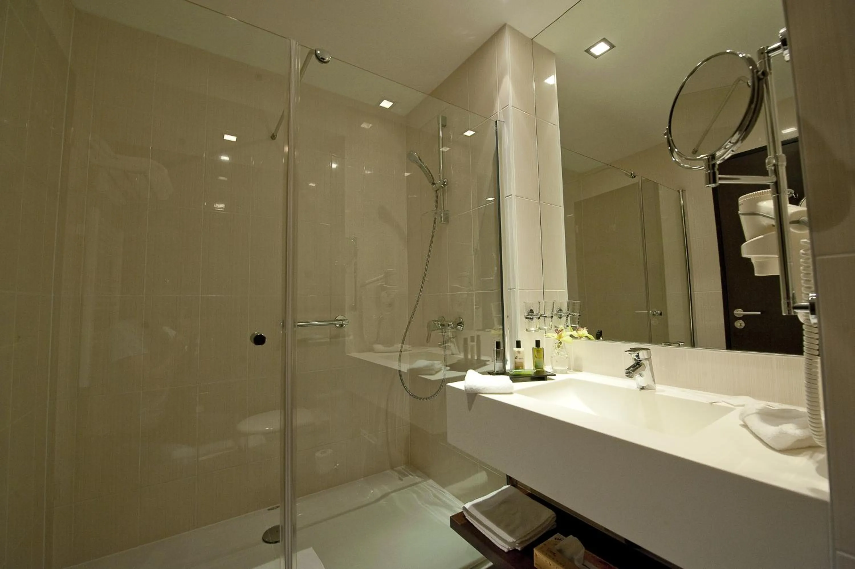 Bathroom in Abacus Business & Wellness Hotel
