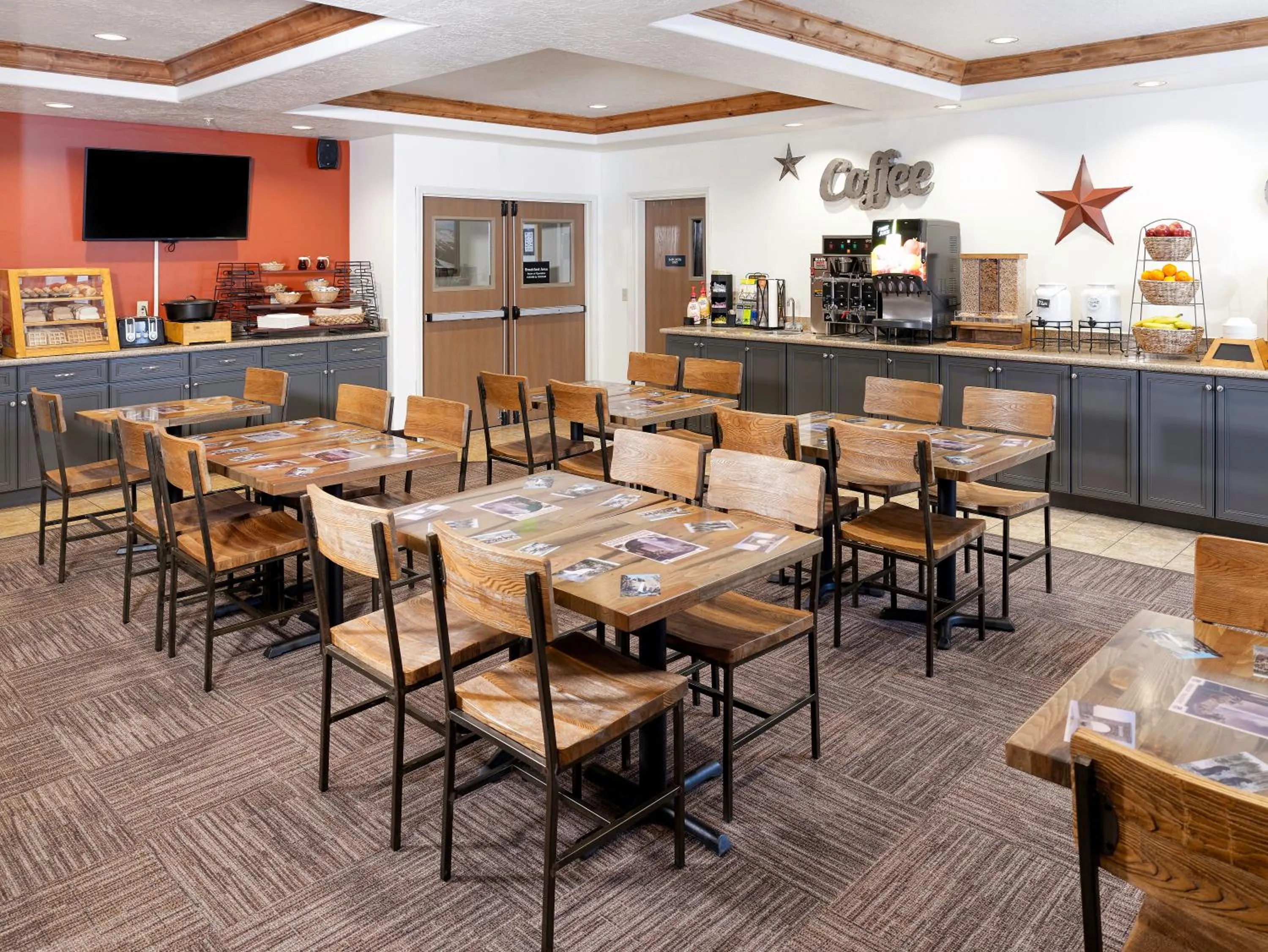 Coffee/tea facilities in Yellowstone Park Hotel