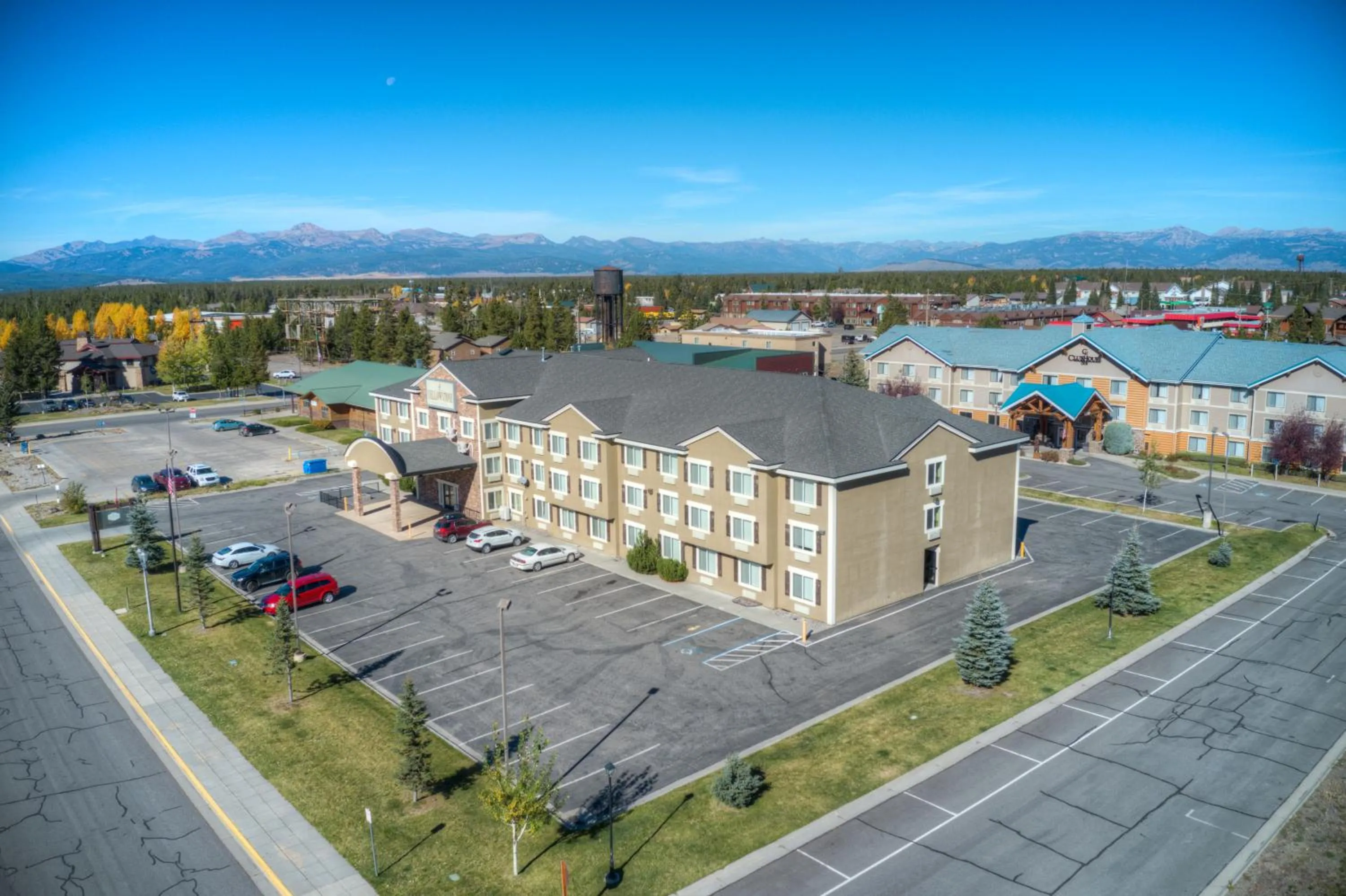 Property building in Yellowstone Park Hotel