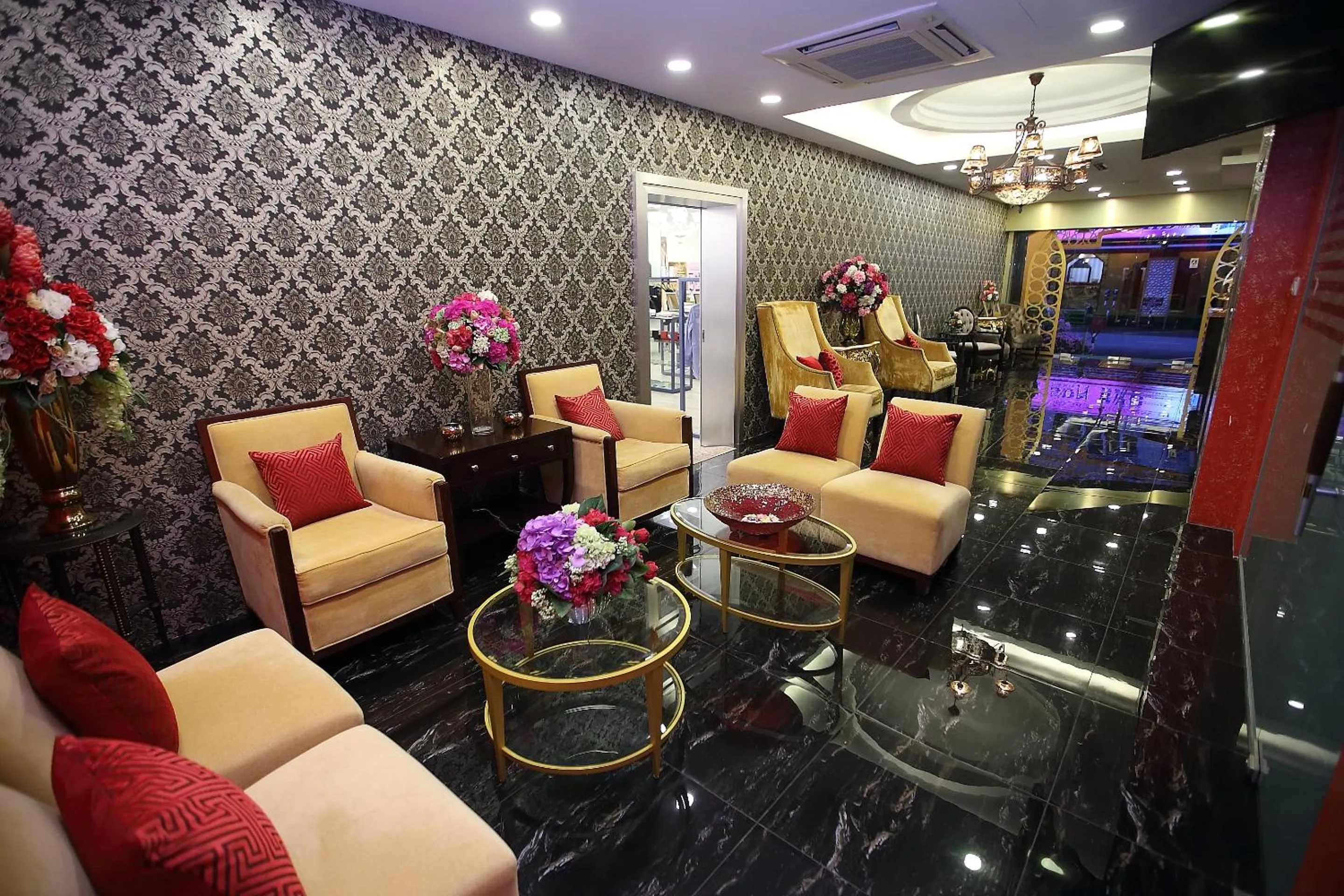 Lobby or reception in Al Khatiri Hotel