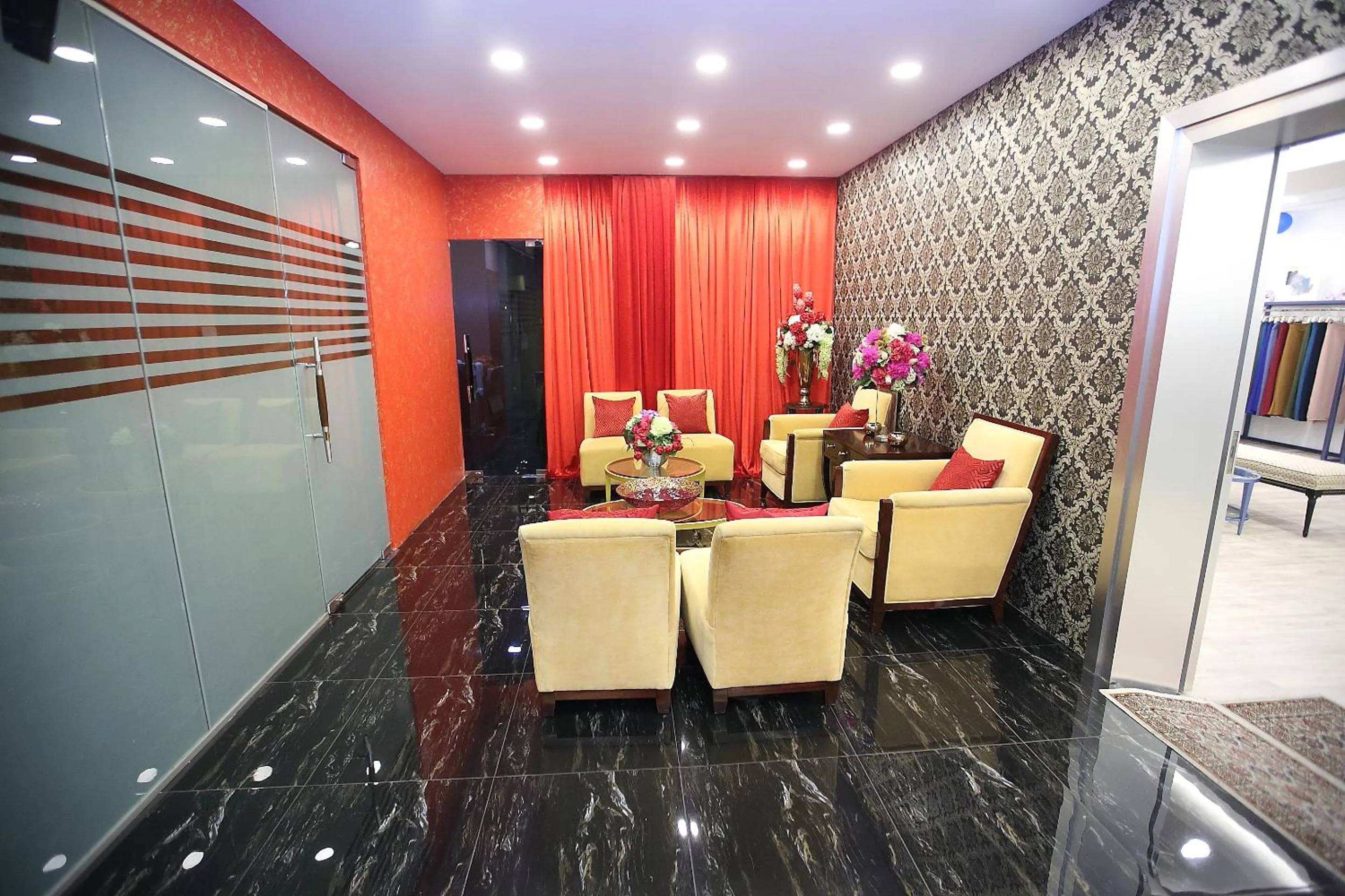 Lobby or reception in Al Khatiri Hotel