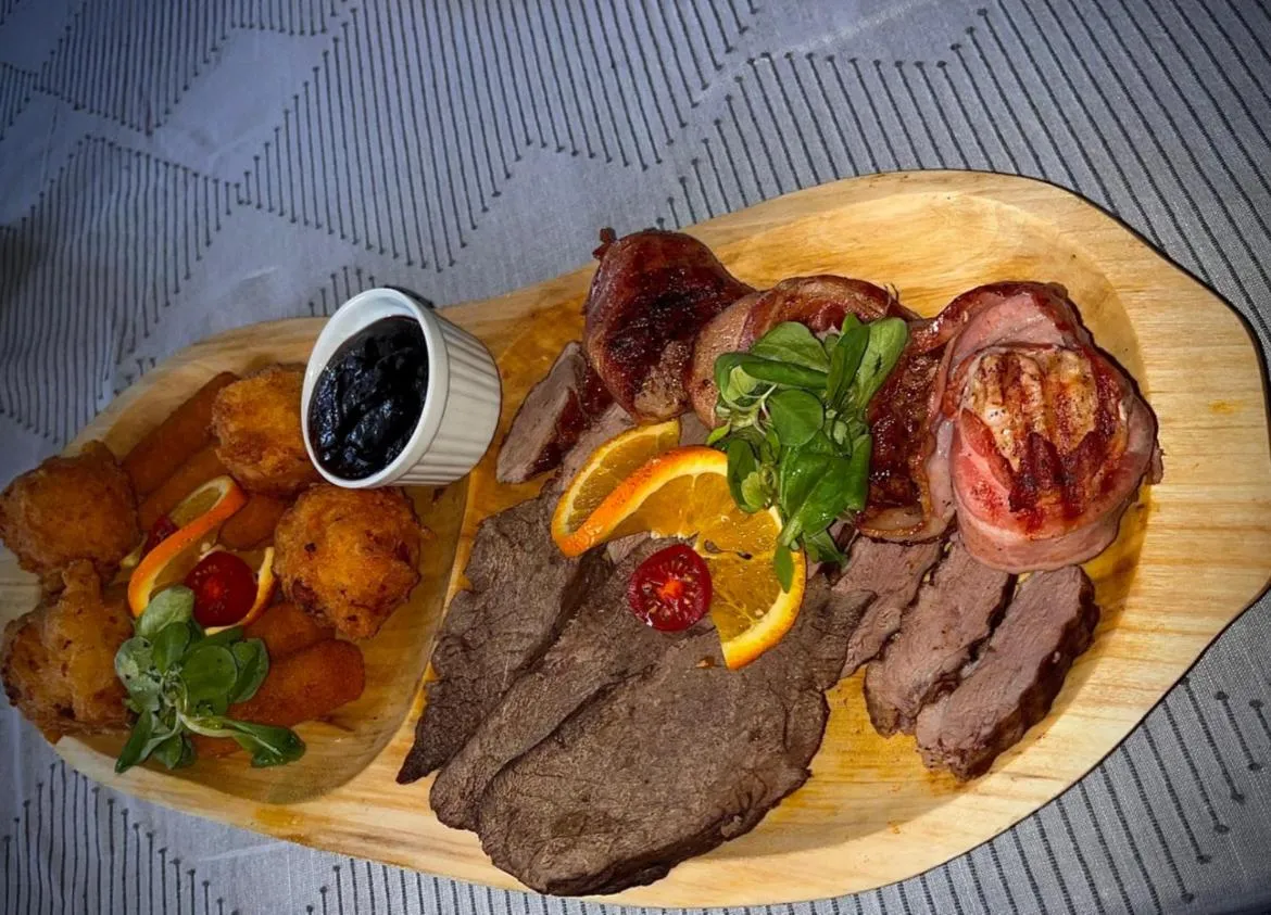 Restaurant/places to eat in Vadász Panzió és Étterem