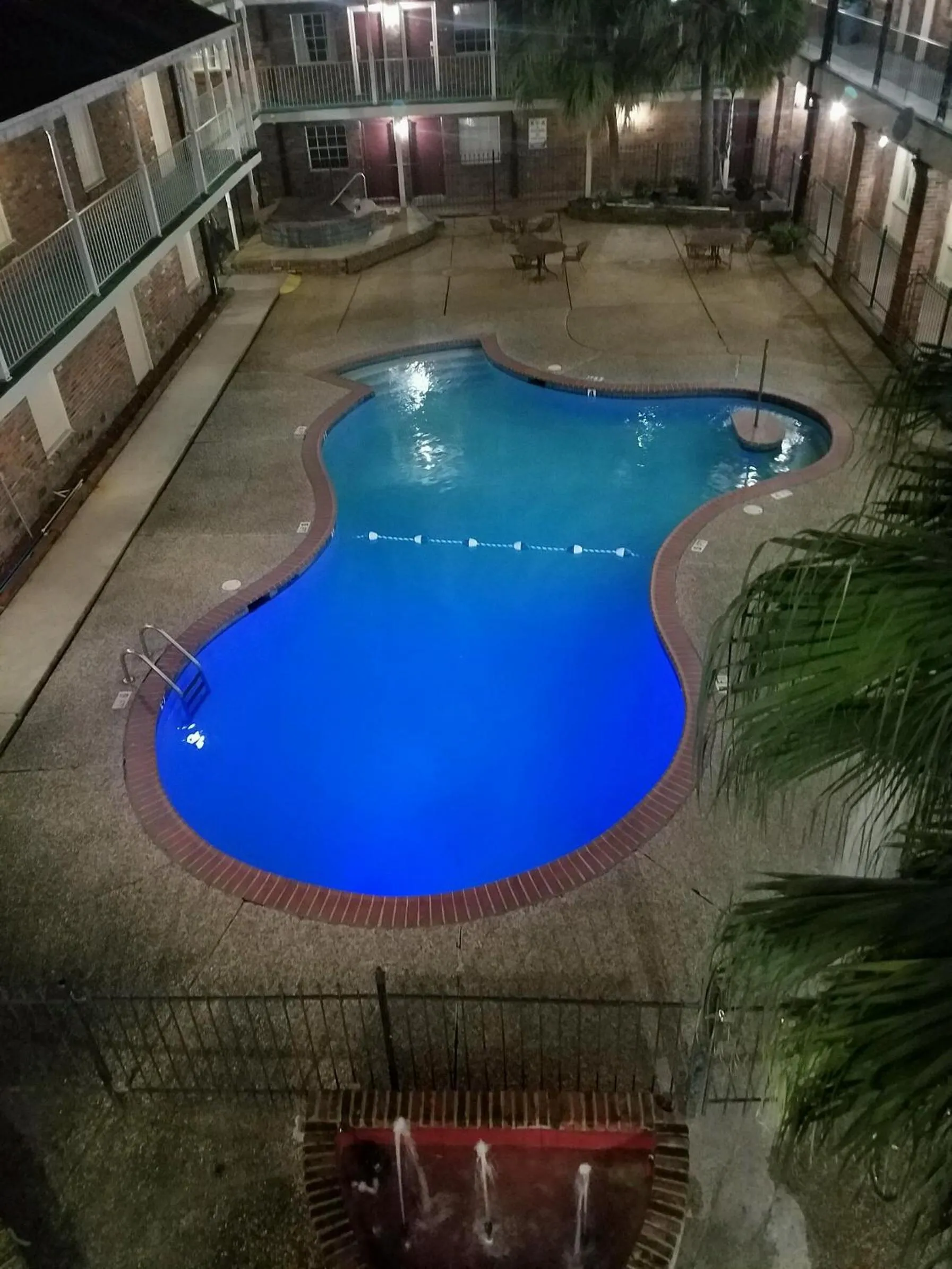 Swimming pool in Midtown Hotel New Orleans