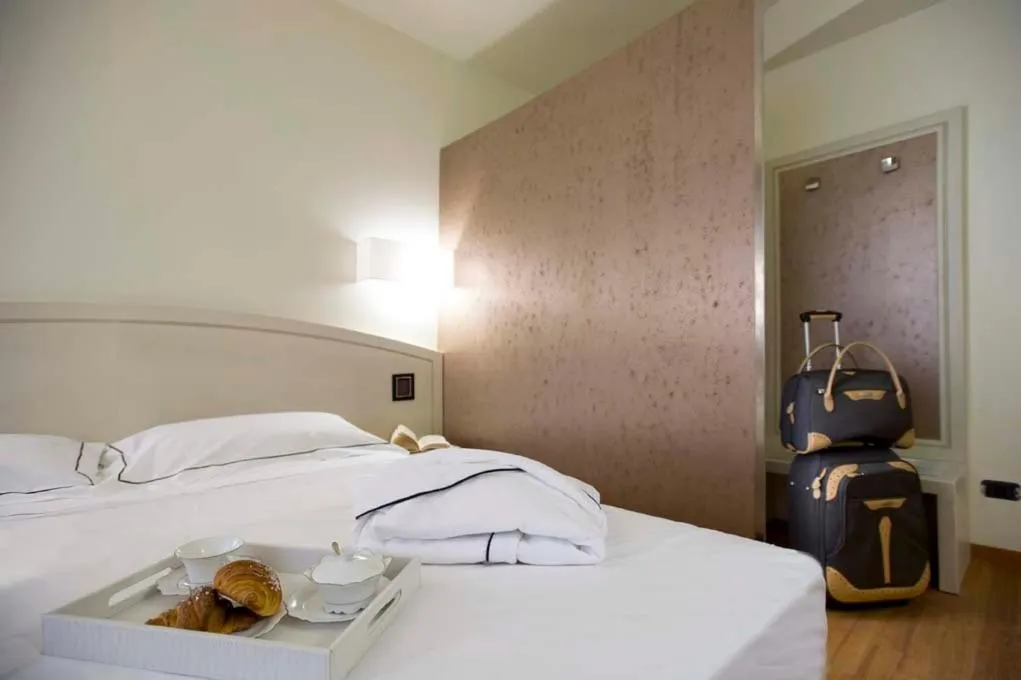 Bed in Hotel Napoleon