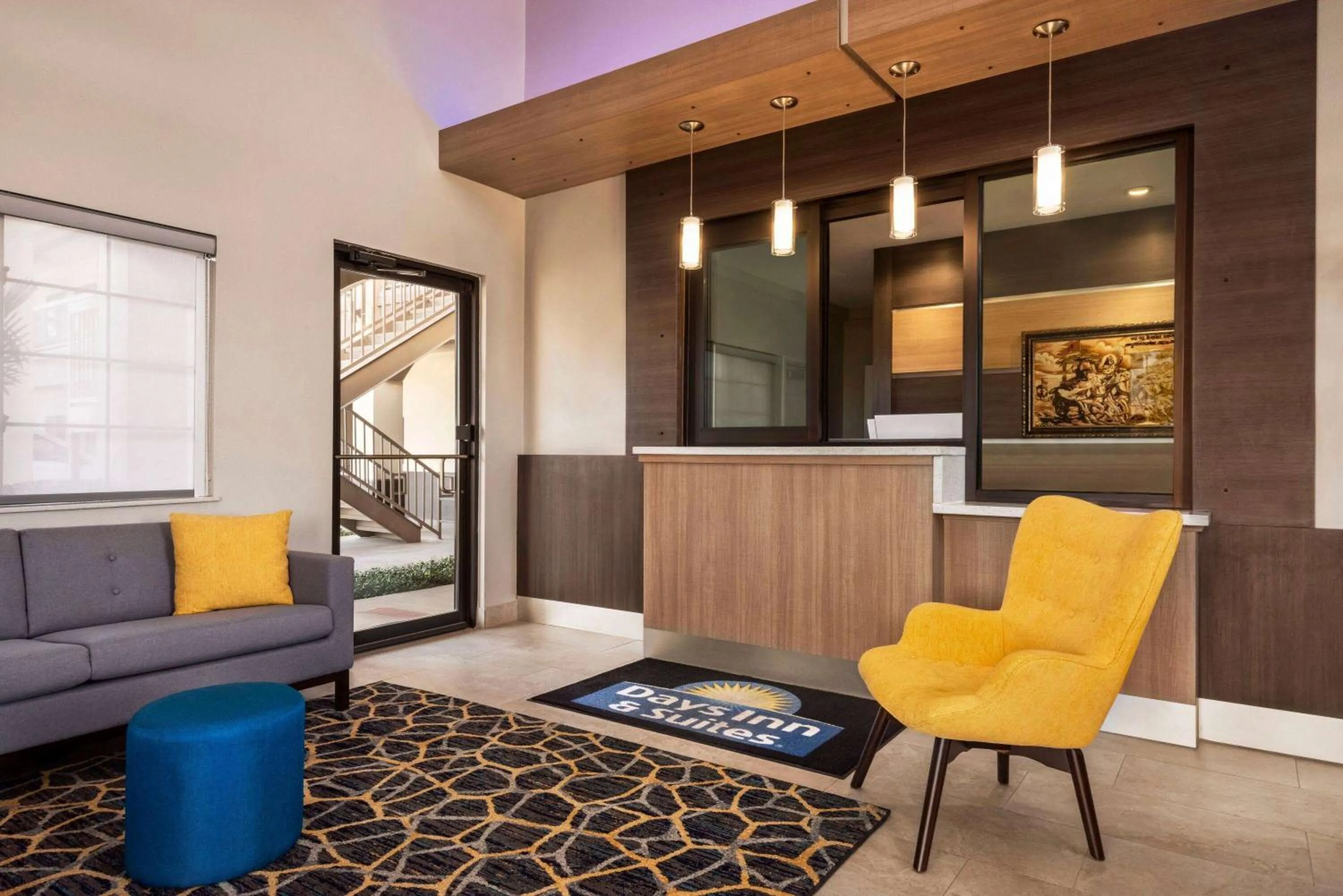 Lobby or reception in Days Inn & Suites by Wyndham Houston Hobby Airport