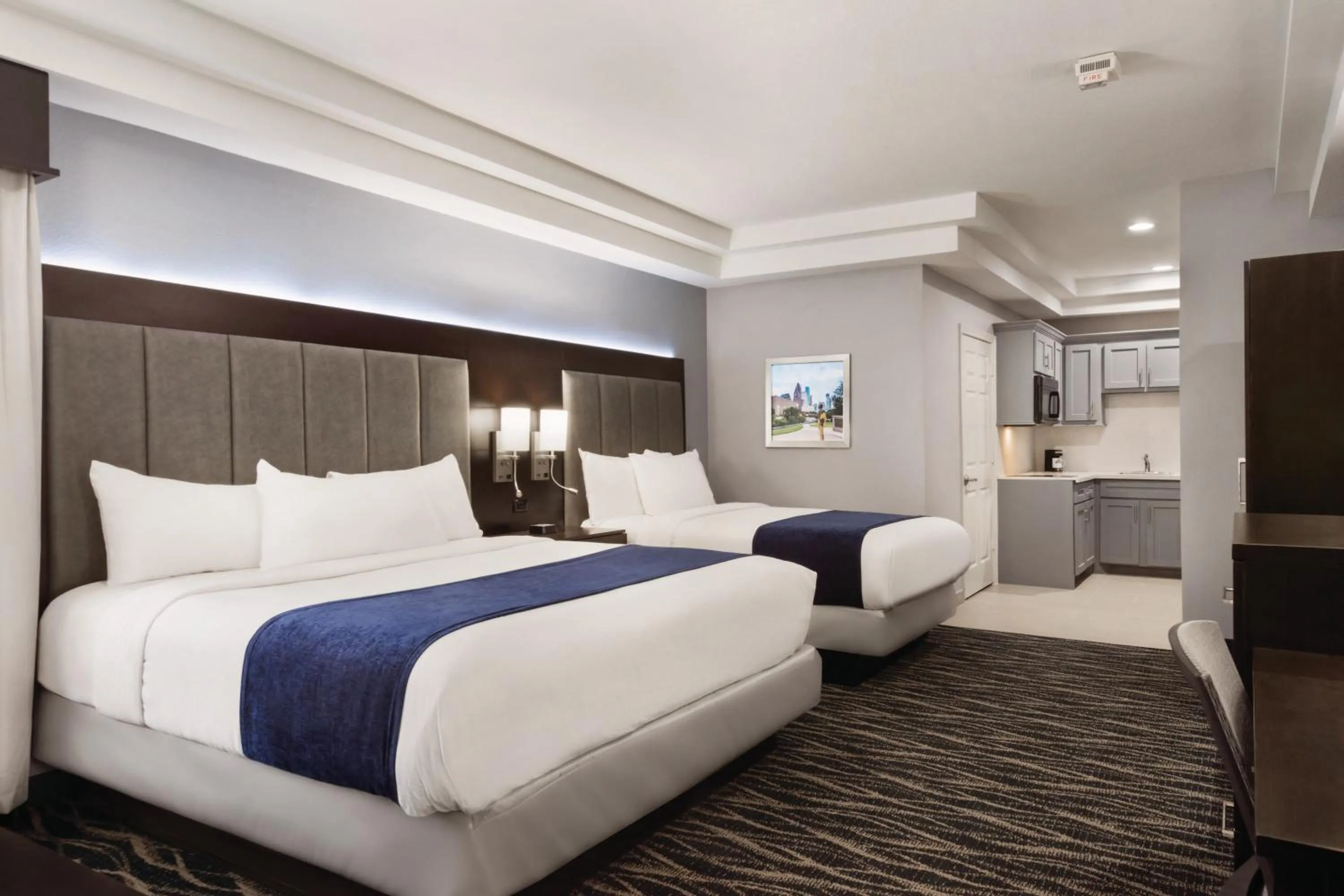 Photo of the whole room, Bed in Days Inn & Suites by Wyndham Houston Hobby Airport