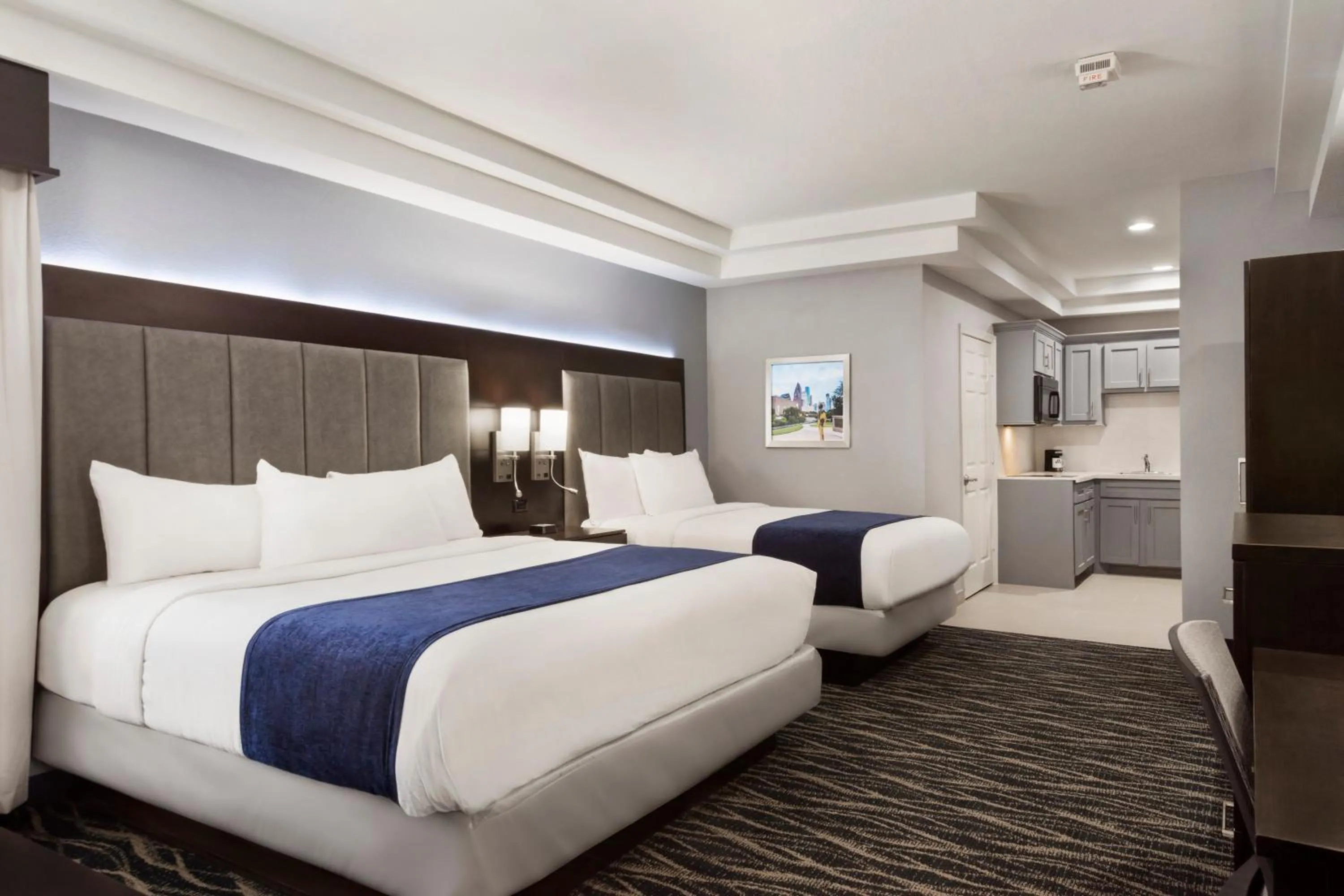 Photo of the whole room, Bed in Days Inn & Suites by Wyndham Houston Hobby Airport