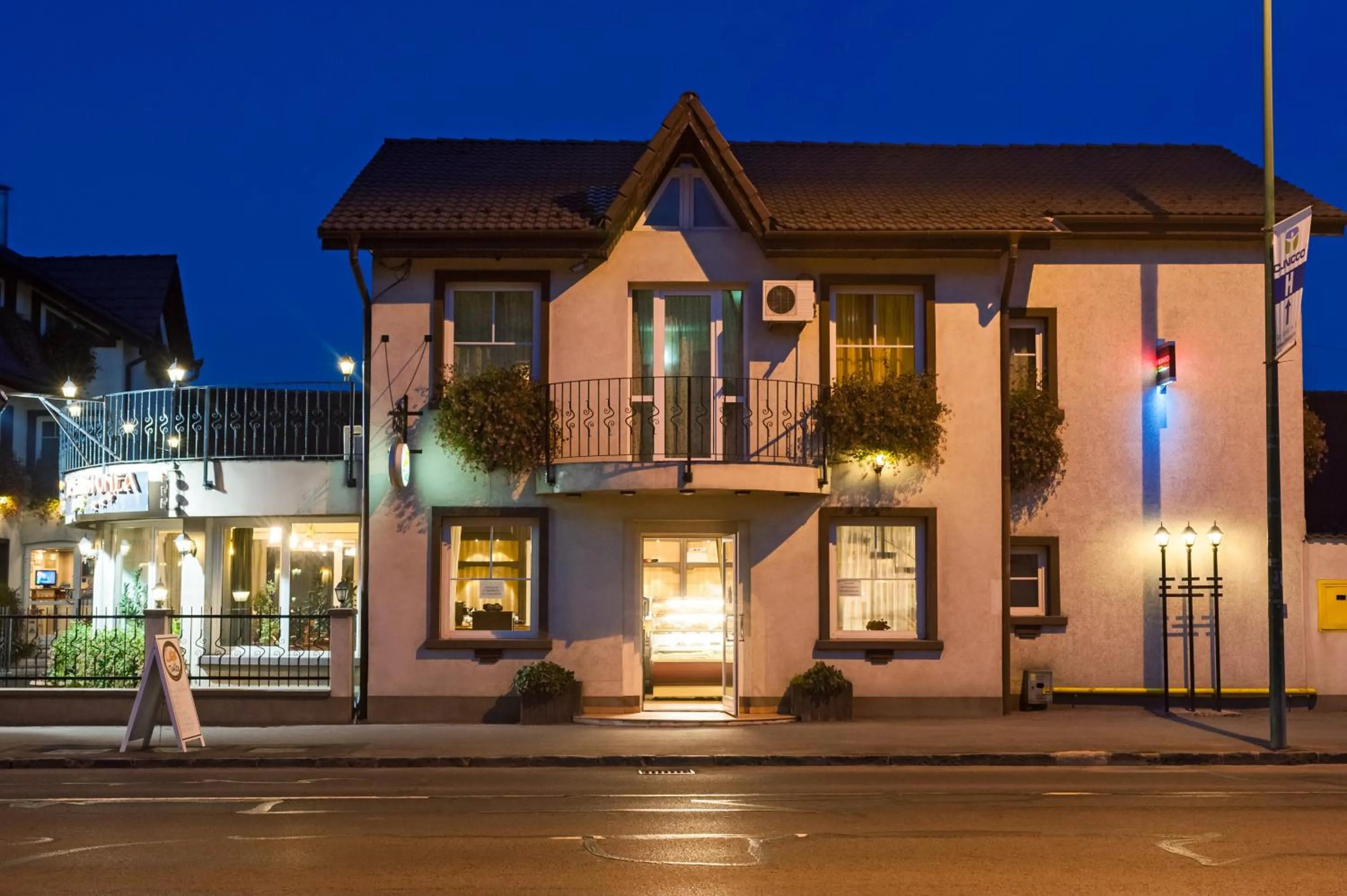 Property building in Pensiunea Luiza