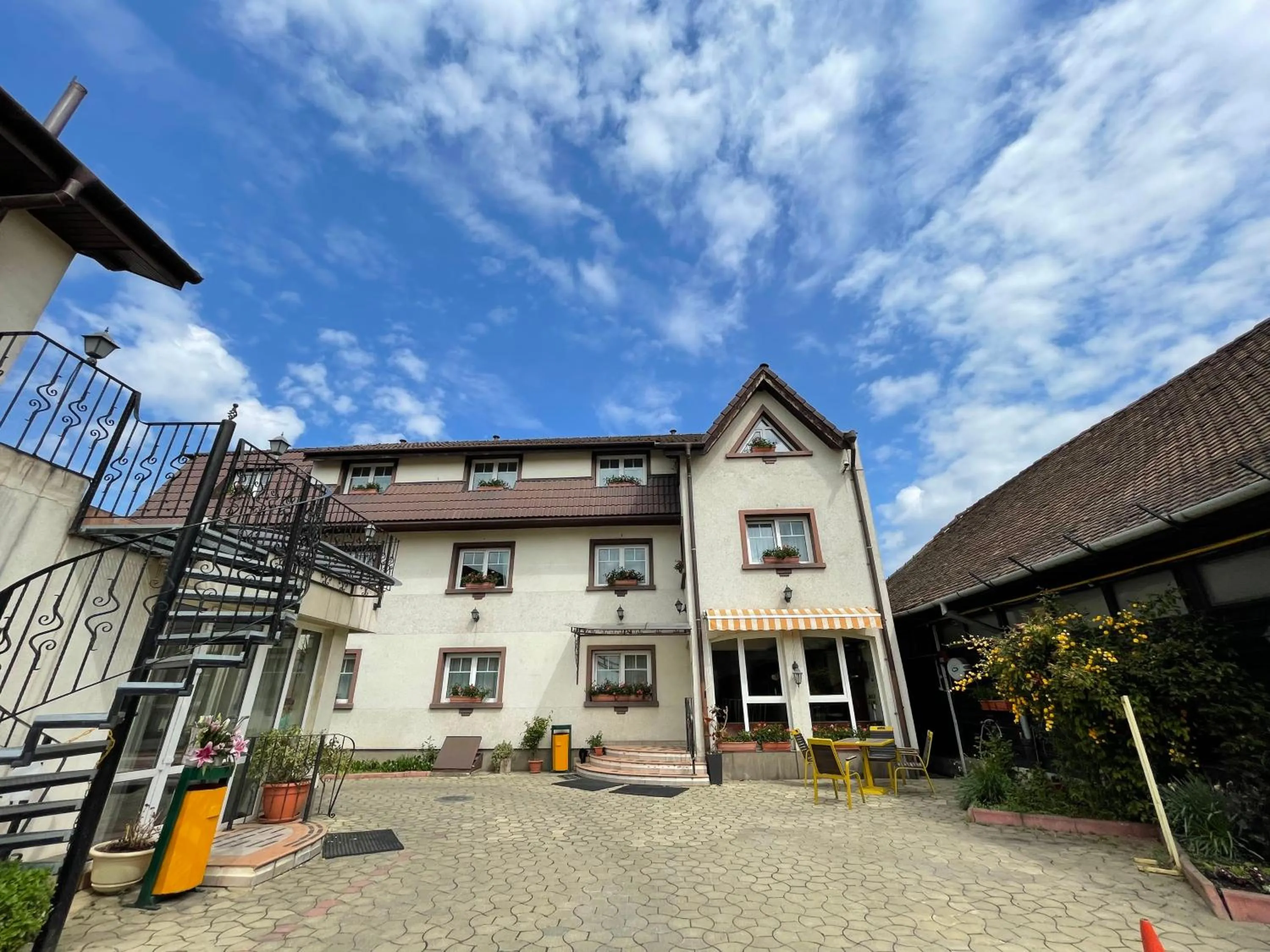 Property building in Pensiunea Luiza