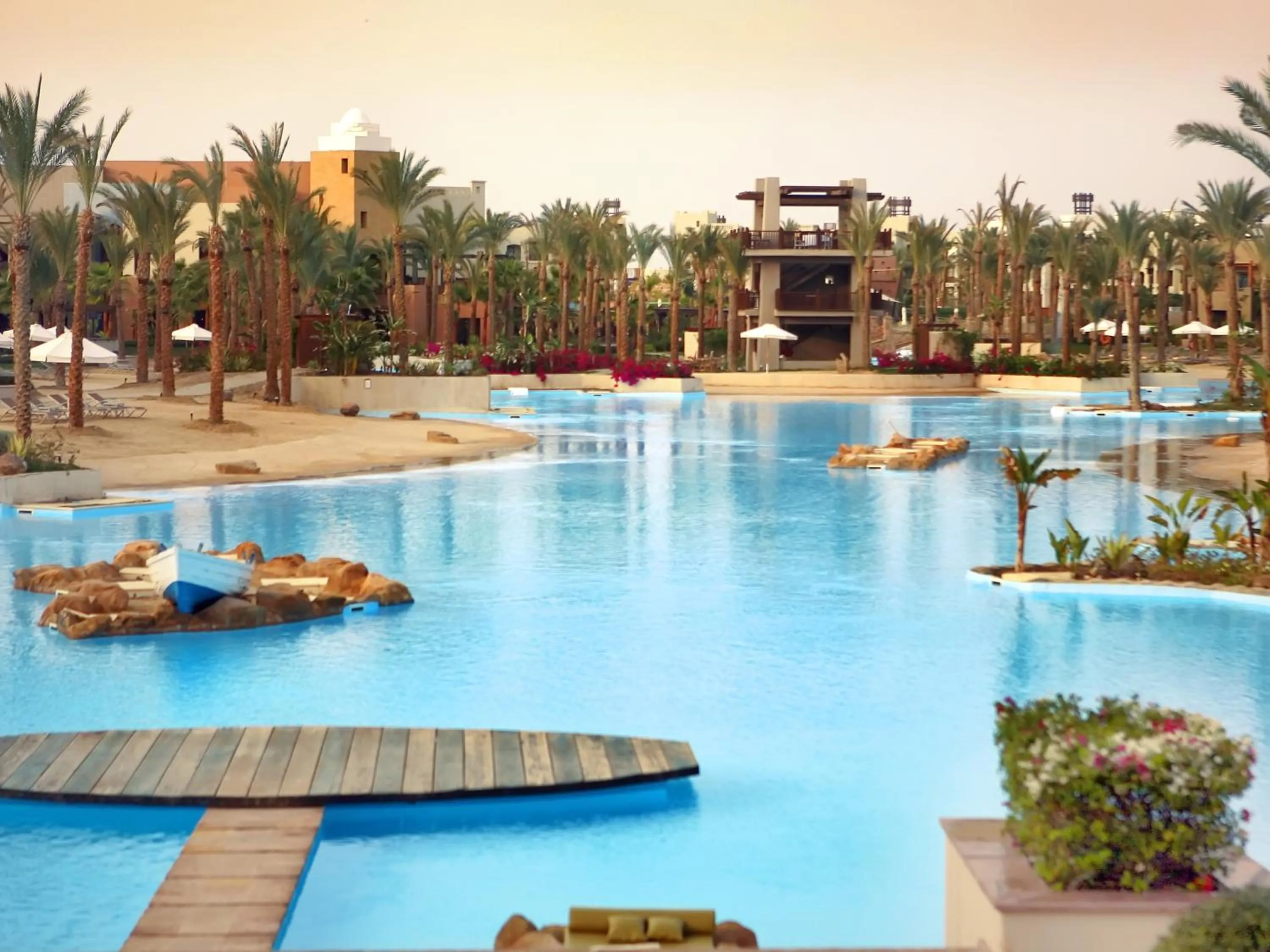 Lake view in Pickalbatros The Palace Port Ghalib