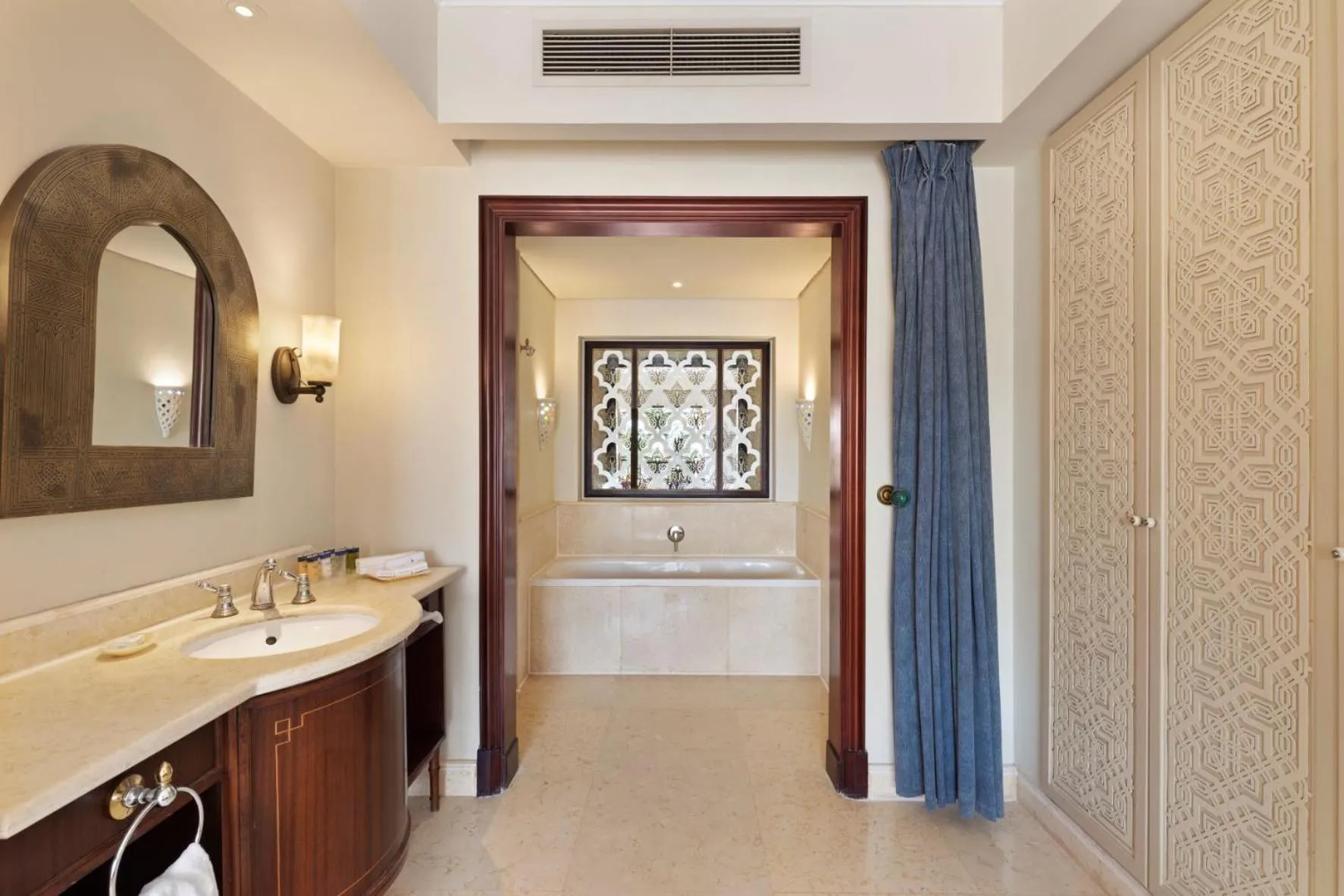 Bathroom in Pickalbatros The Palace Port Ghalib